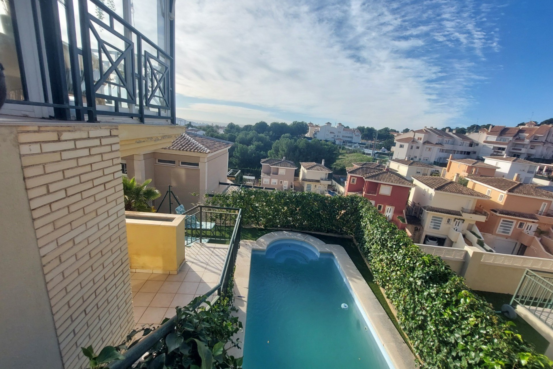 Resale - Villa -
La Nucía