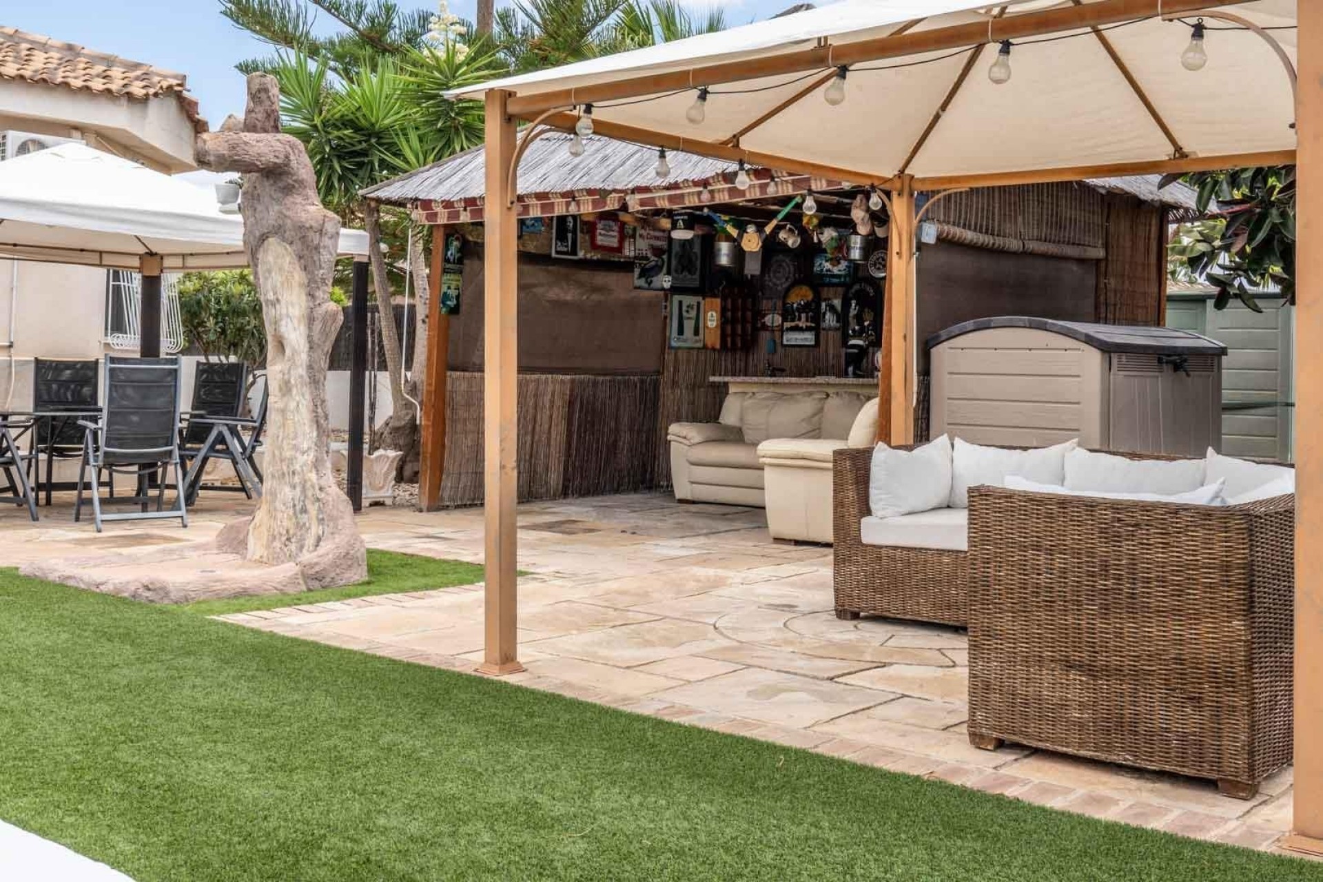 Resale - Villa -
Lo Santiago,