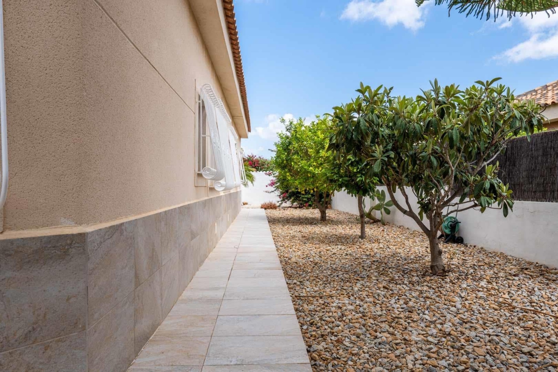 Resale - Villa -
Lo Santiago,