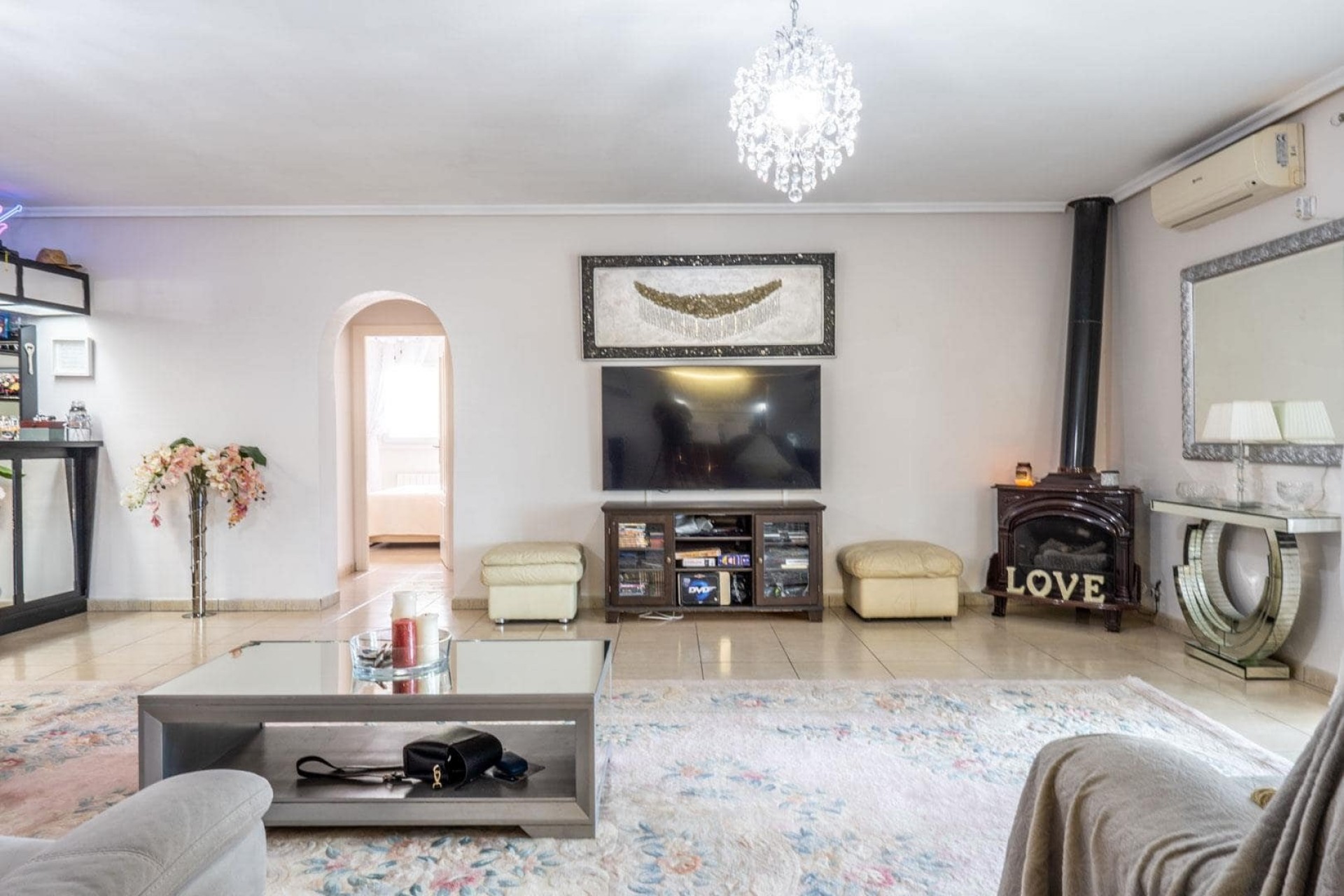 Resale - Villa -
Lo Santiago,
