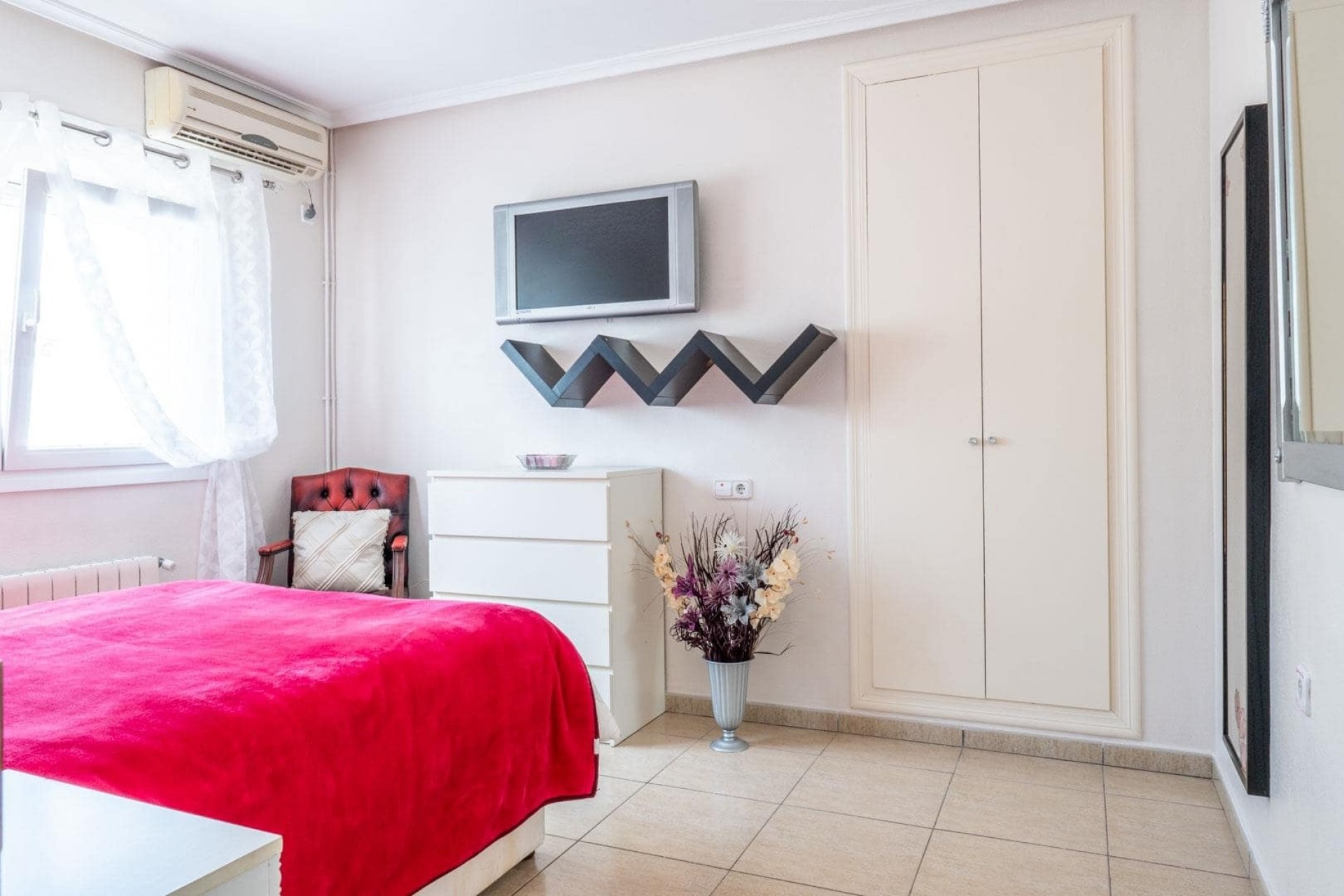 Resale - Villa -
Lo Santiago,