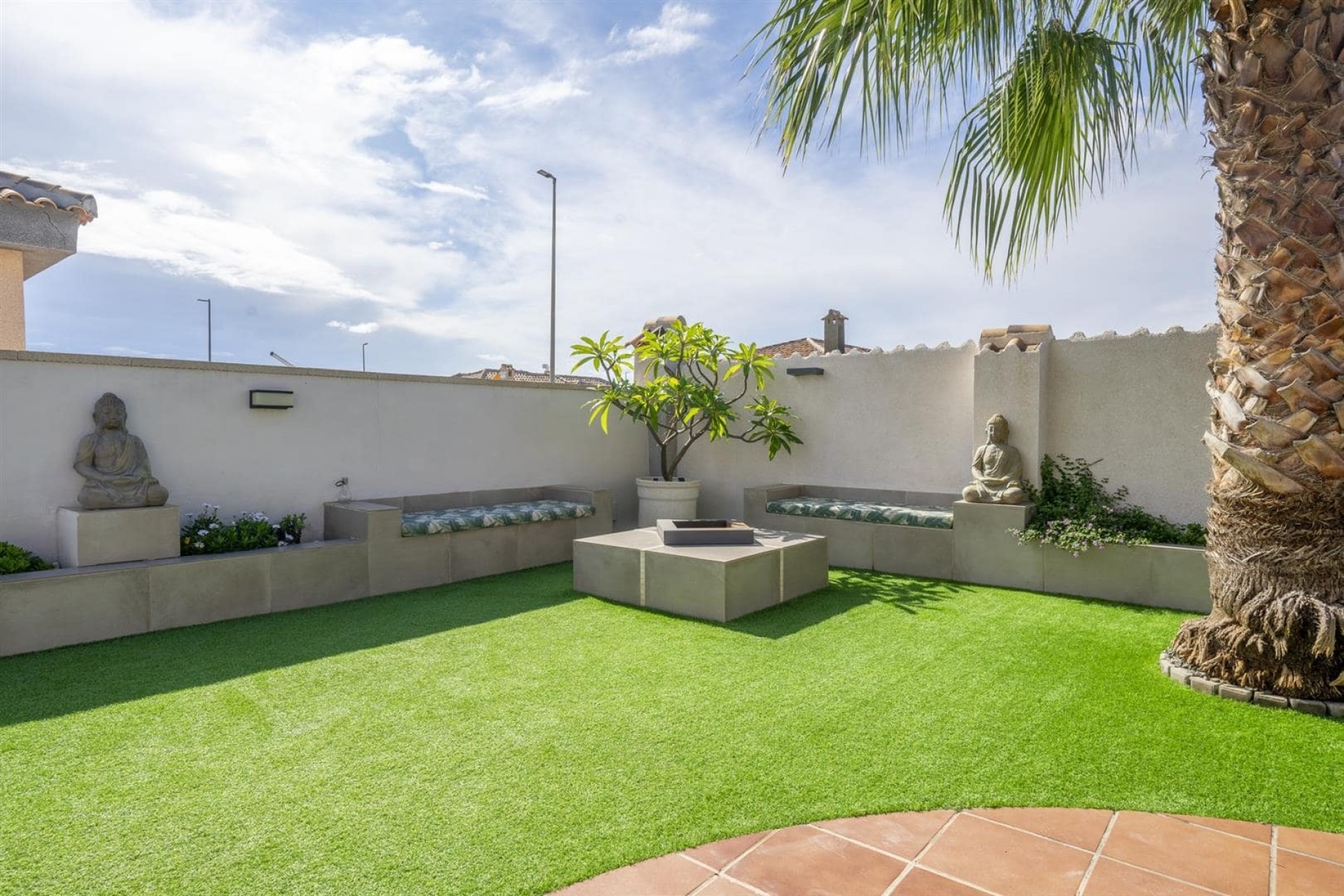 Resale - Villa -
Lo Santiago,