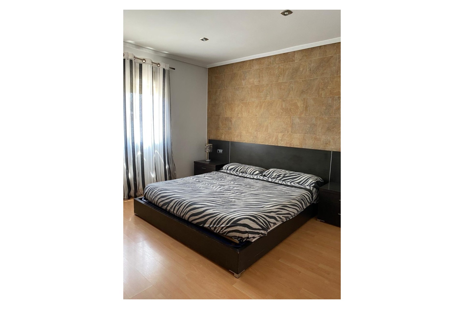 Resale - Villa -
Los Balcones