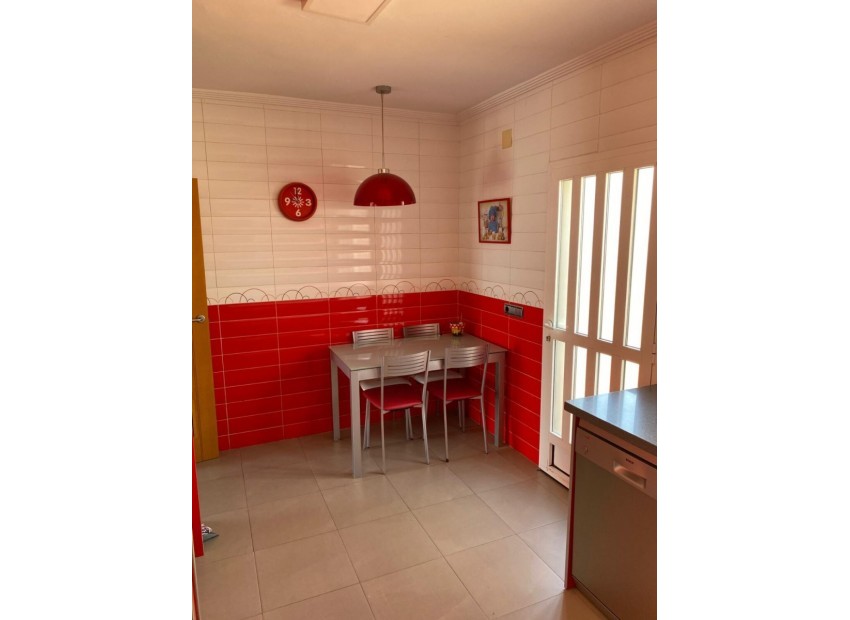 Resale - Villa -
Los Balcones