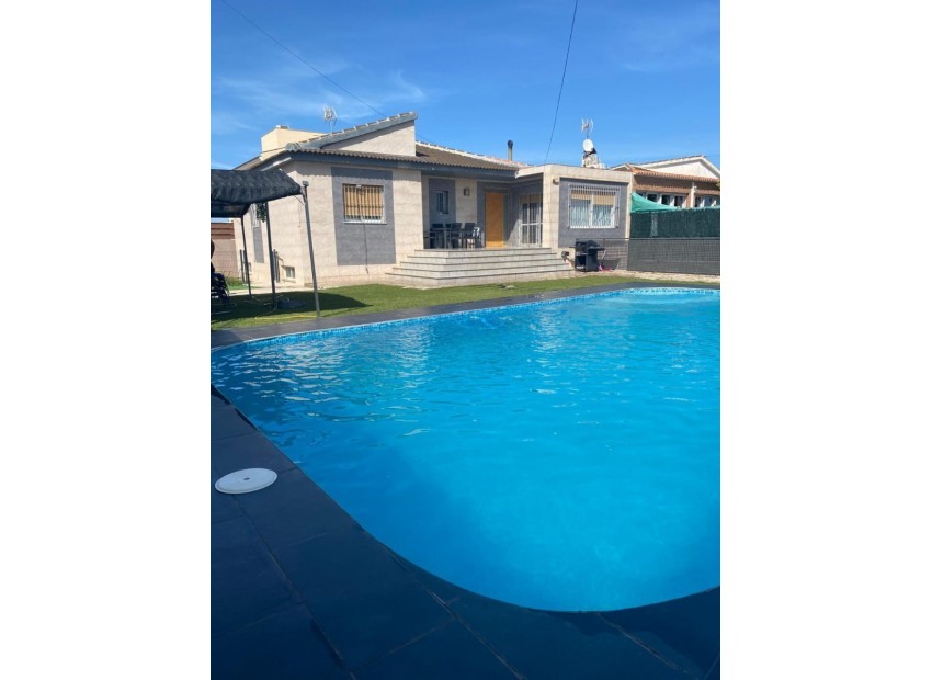 Resale - Villa -
Los Balcones
