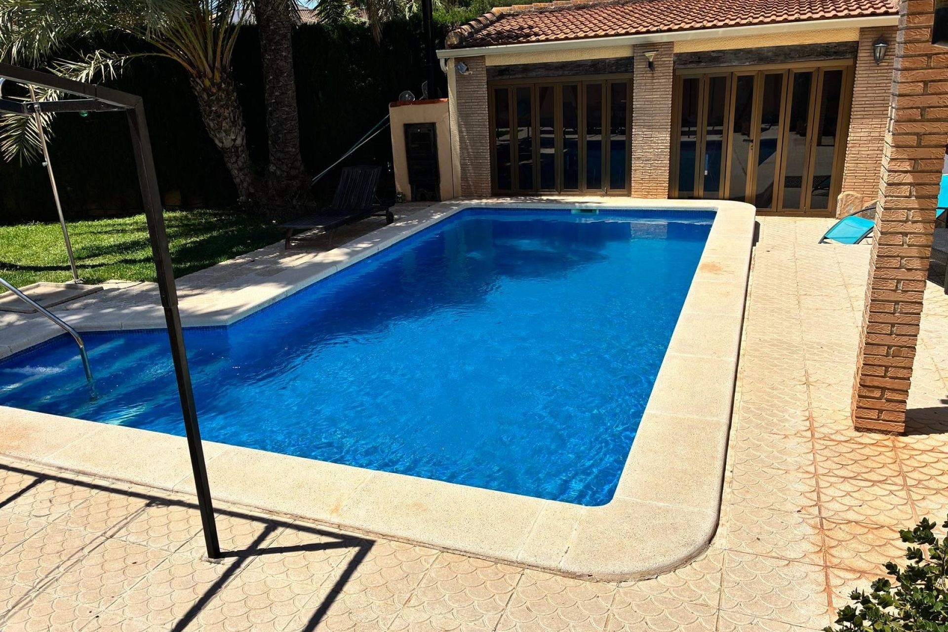 Resale - Villa -
Los Balcones