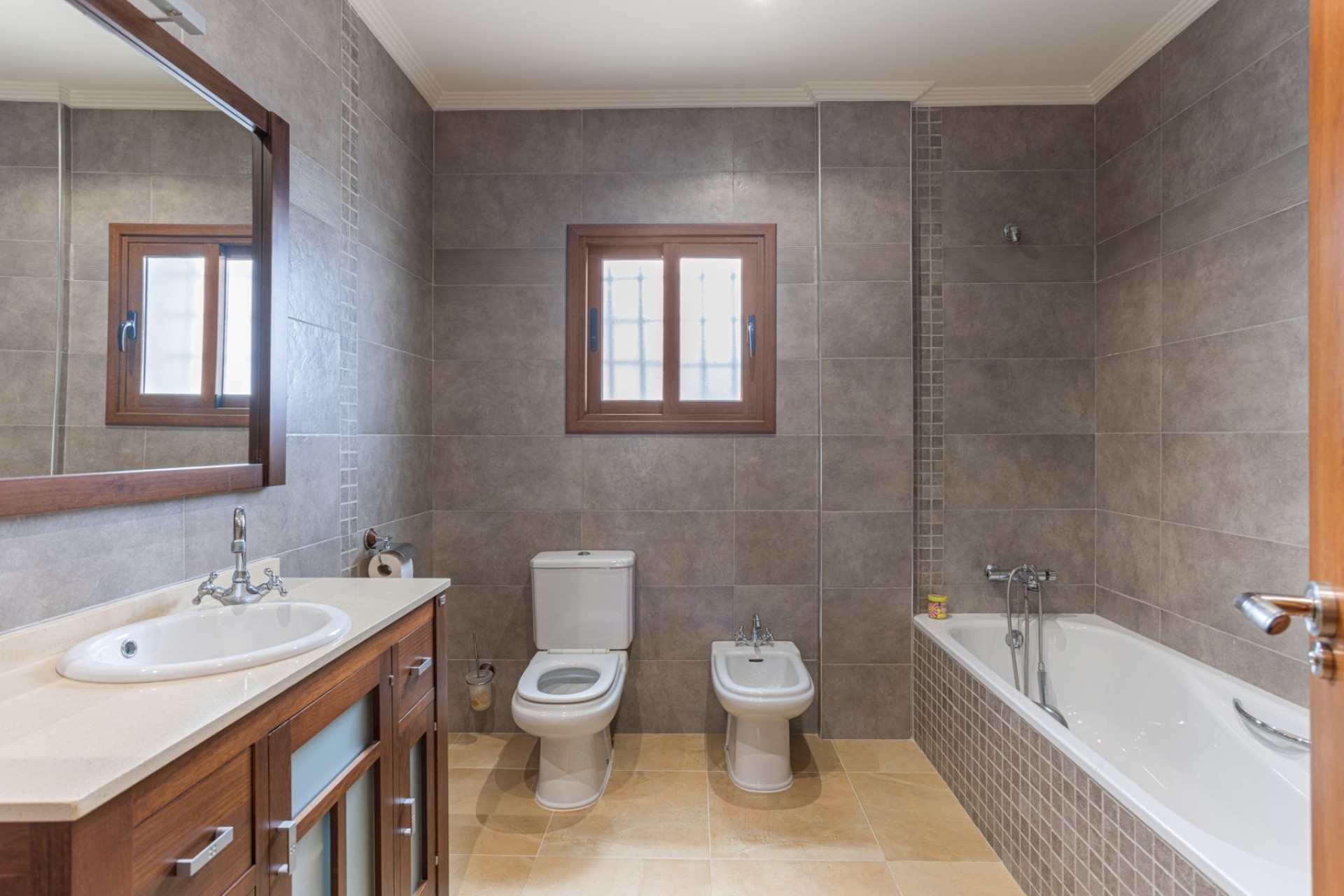 Resale - Villa -
Los Montesinos - La Herrada