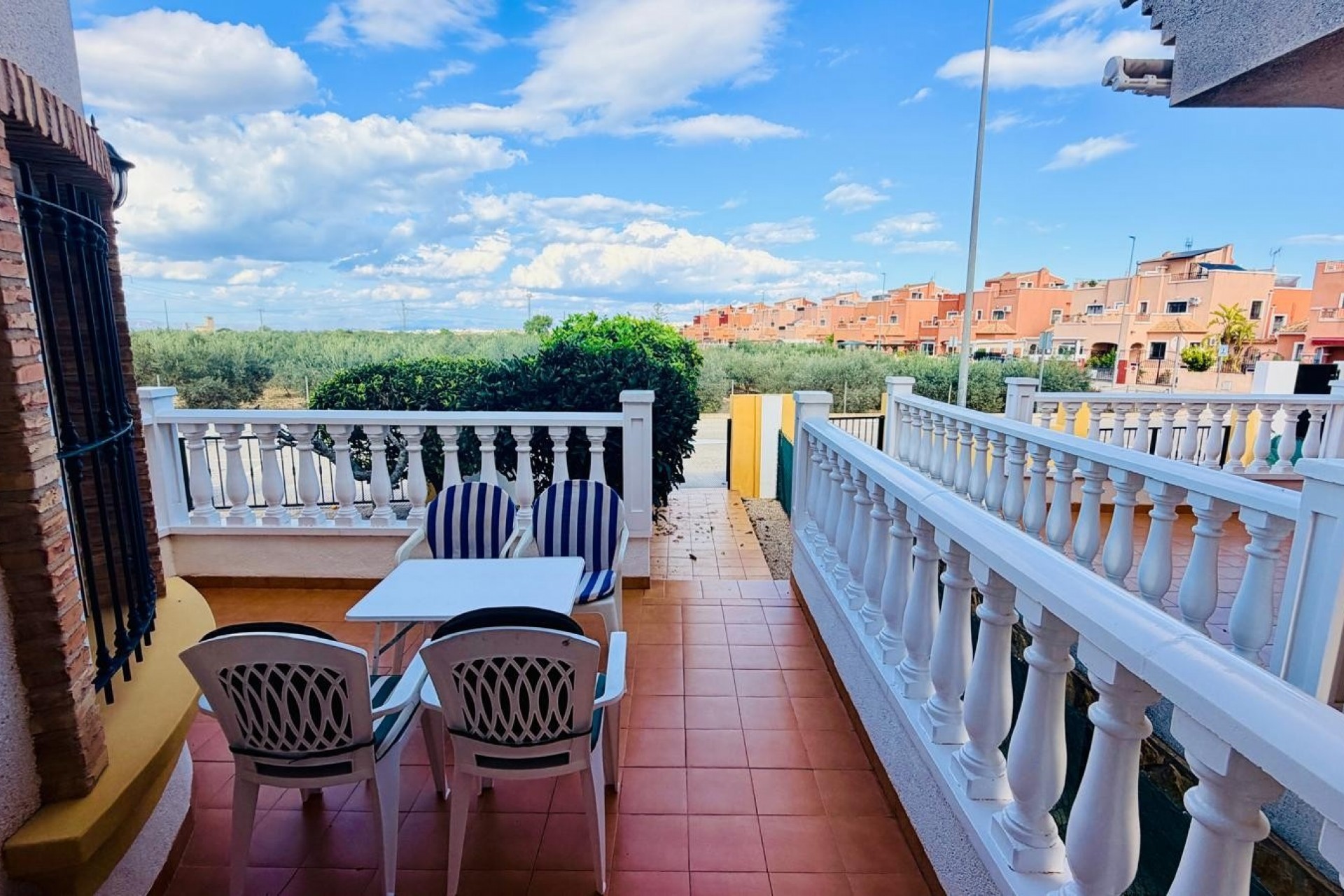 Resale - Villa -
Los Montesinos - La Herrada