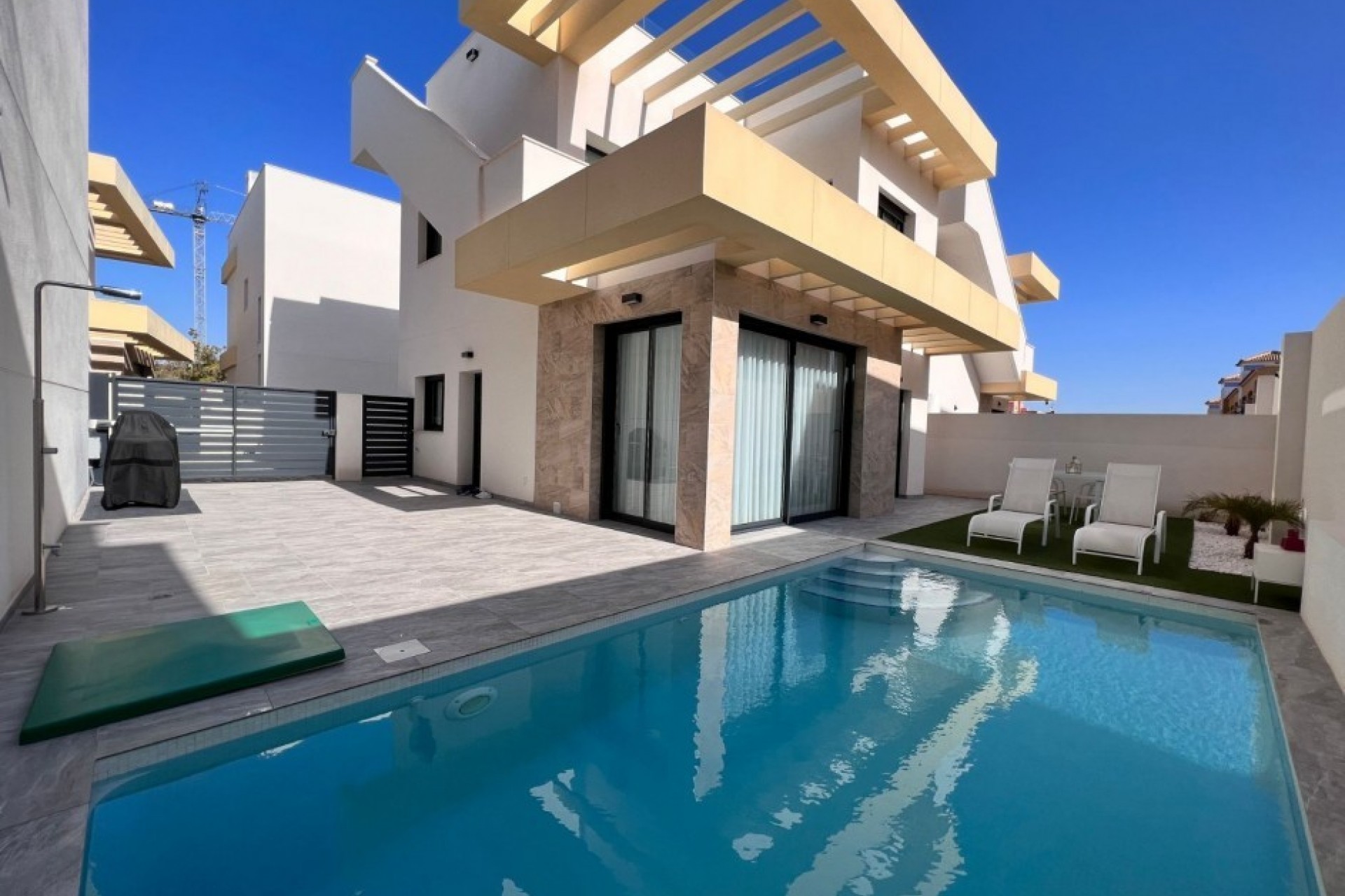 Resale - Villa -
Los Montesinos