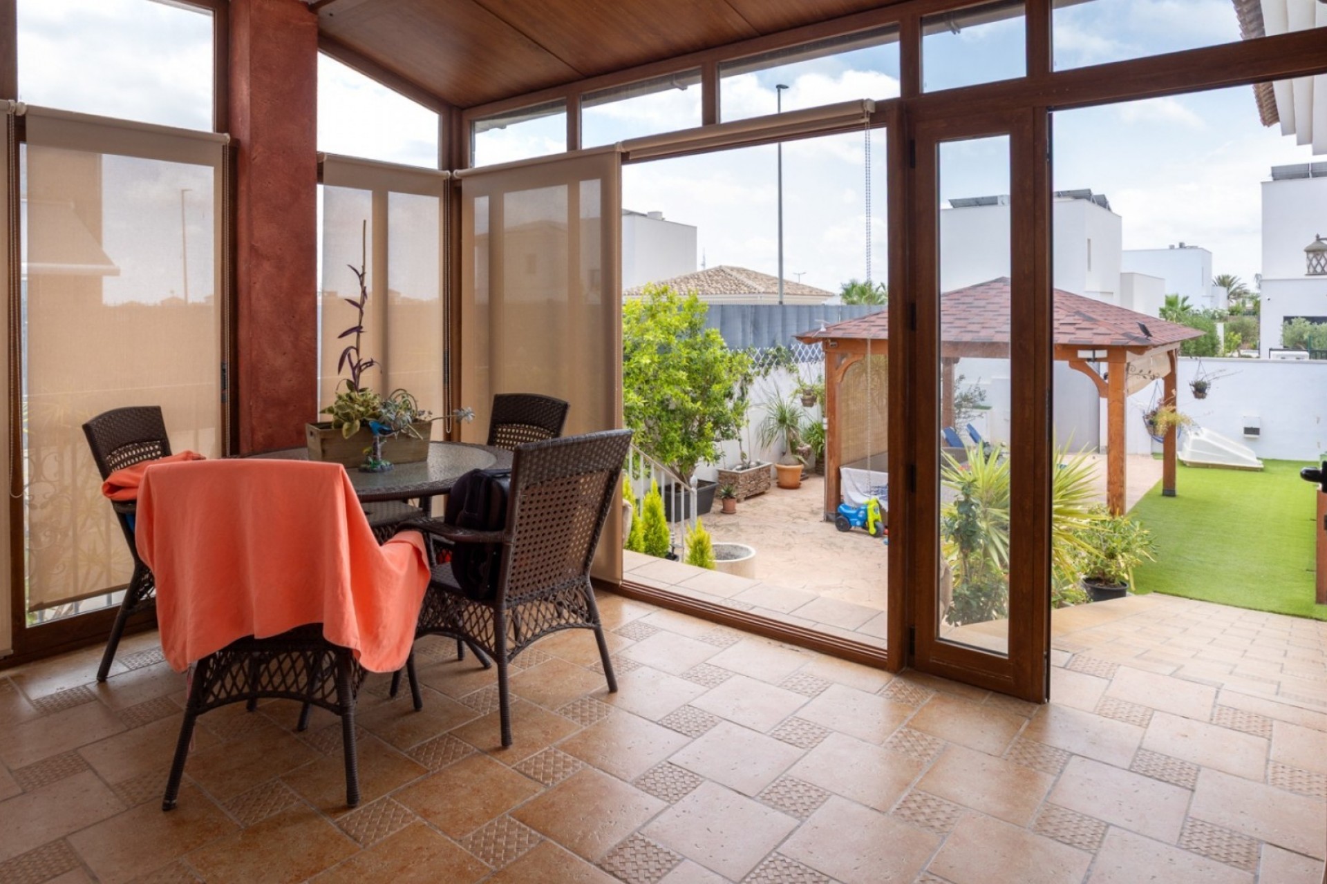 Resale - Villa -
Los Montesinos