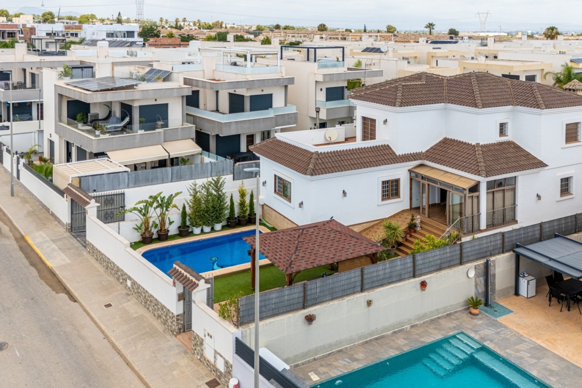 Resale - Villa -
Los Montesinos