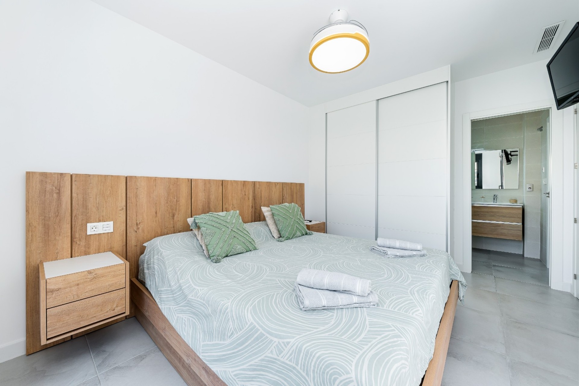 Resale - Villa -
Los Montesinos