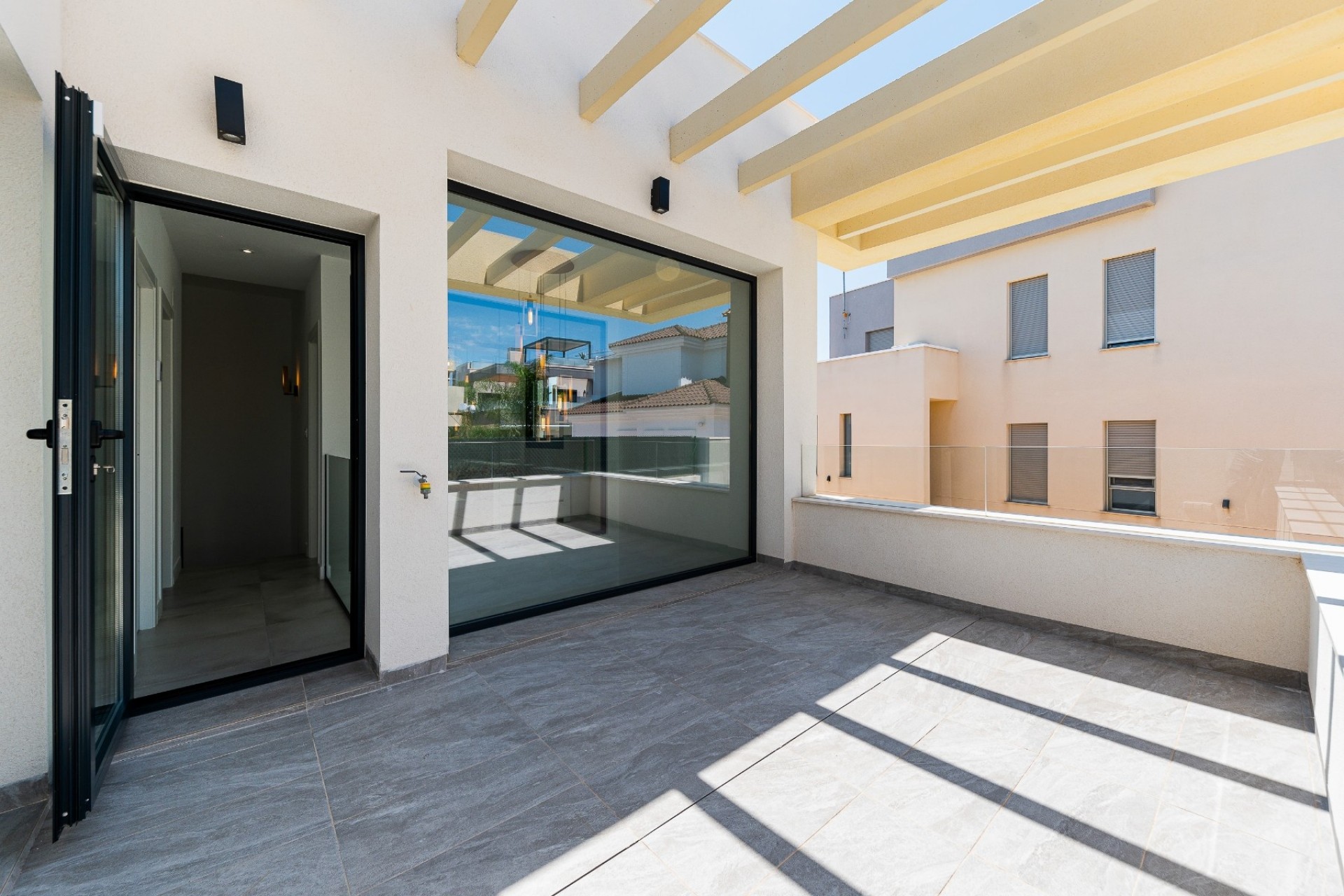 Resale - Villa -
Los Montesinos
