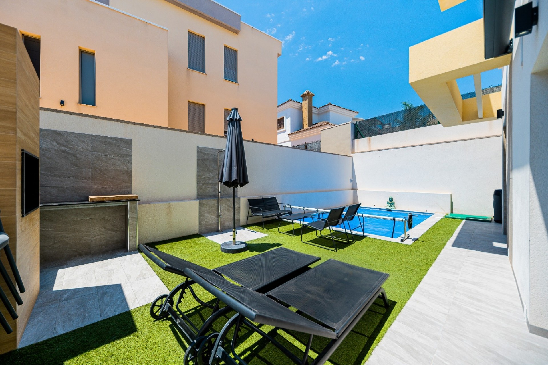 Resale - Villa -
Los Montesinos