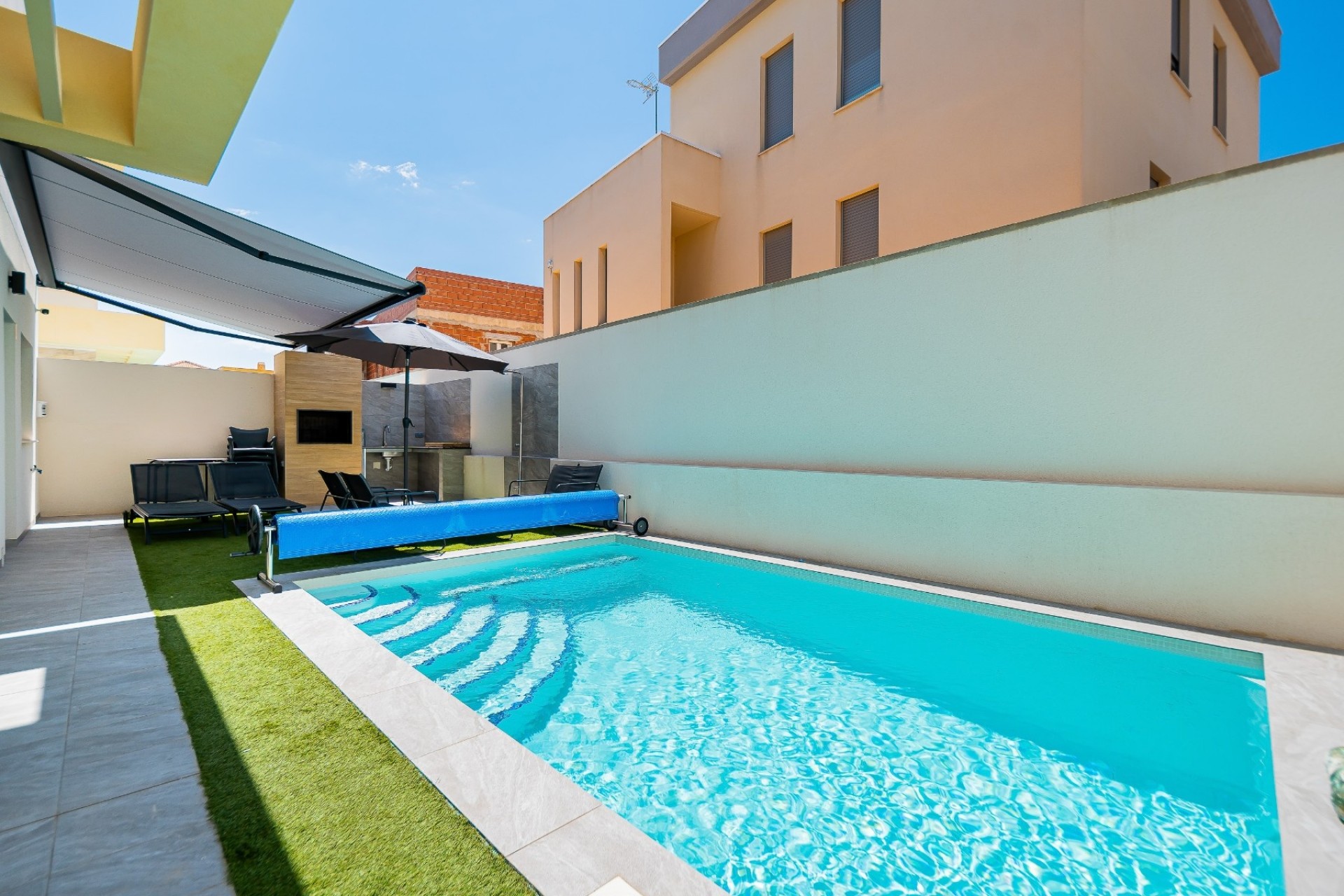 Resale - Villa -
Los Montesinos