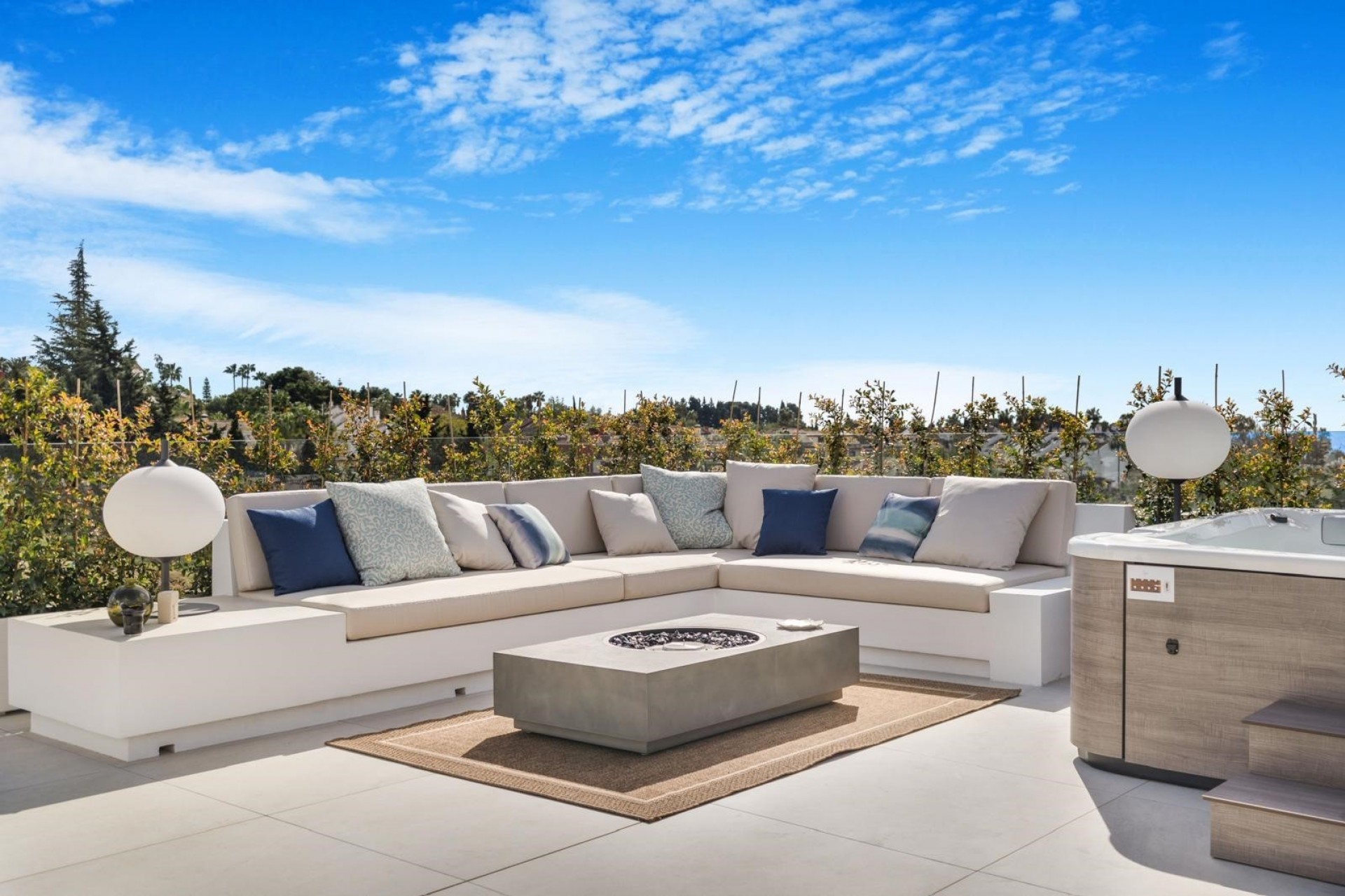 Resale - Villa -
Marbella
