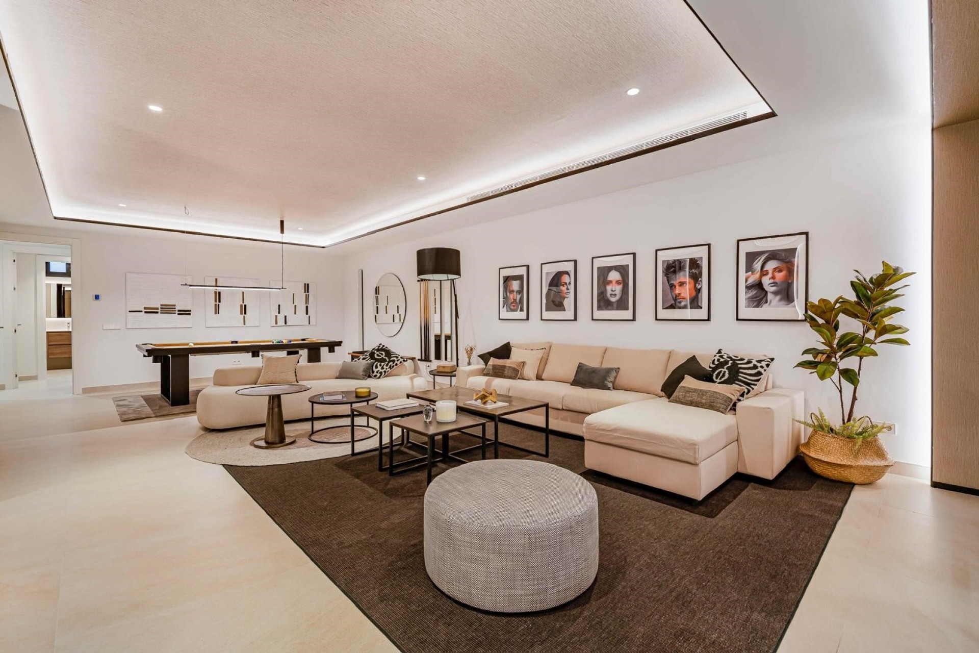 Resale - Villa -
Marbella