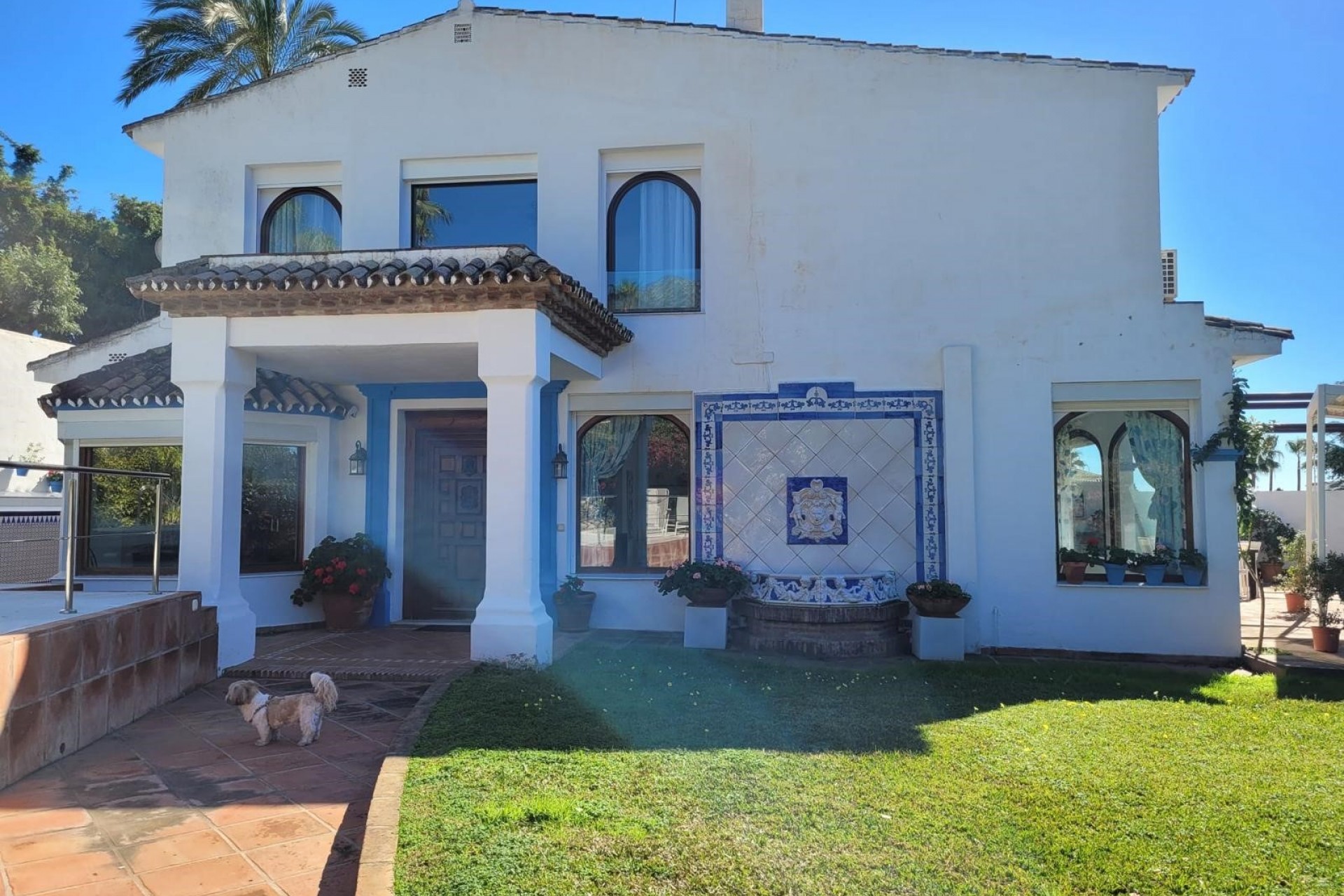 Resale - Villa -
Marbella