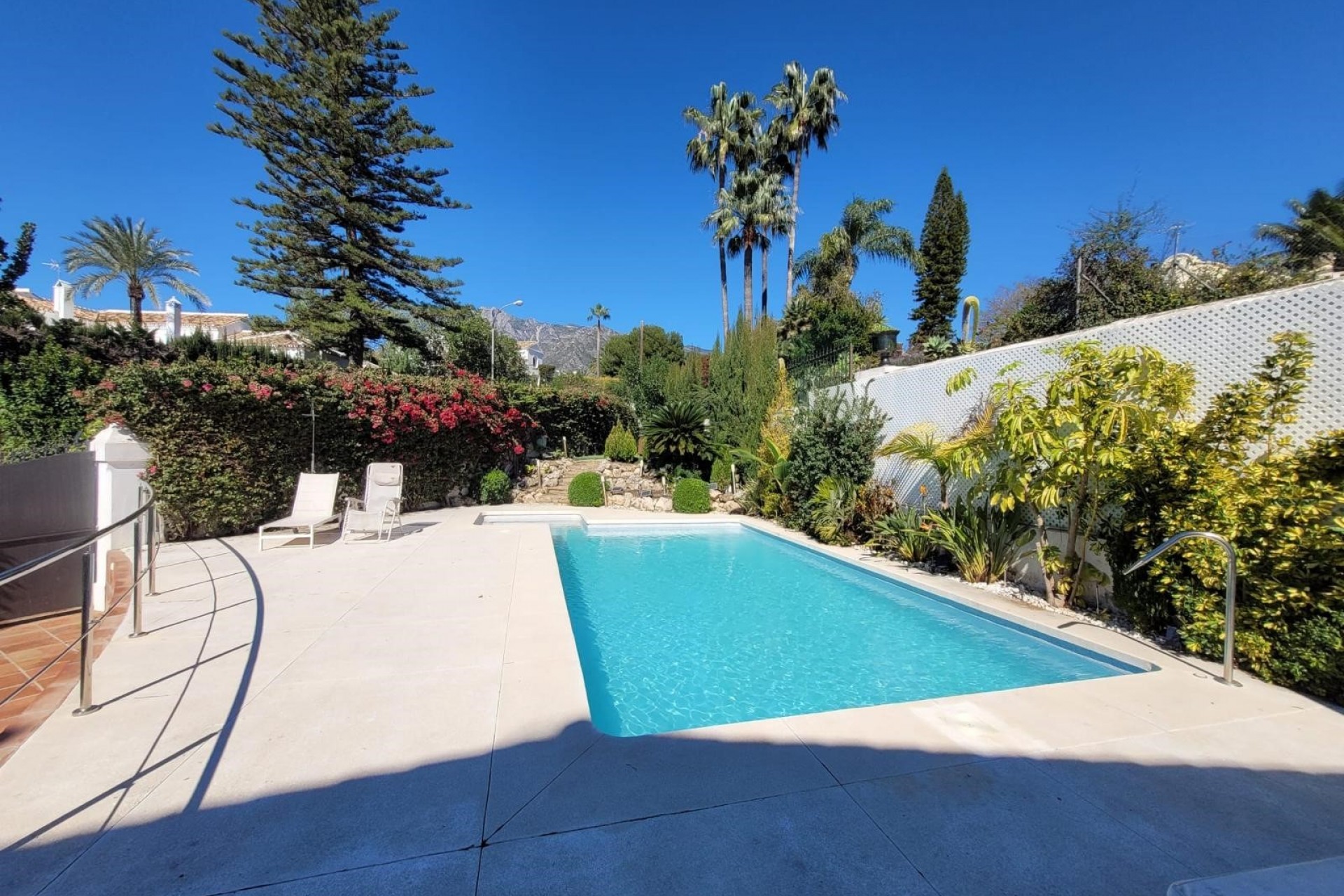 Resale - Villa -
Marbella