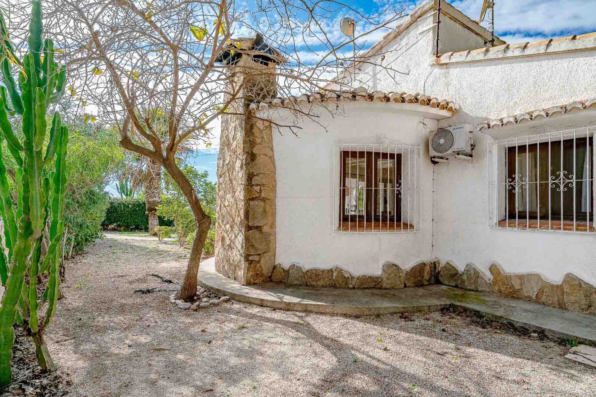 Resale - Villa -
Moraira - Arnella