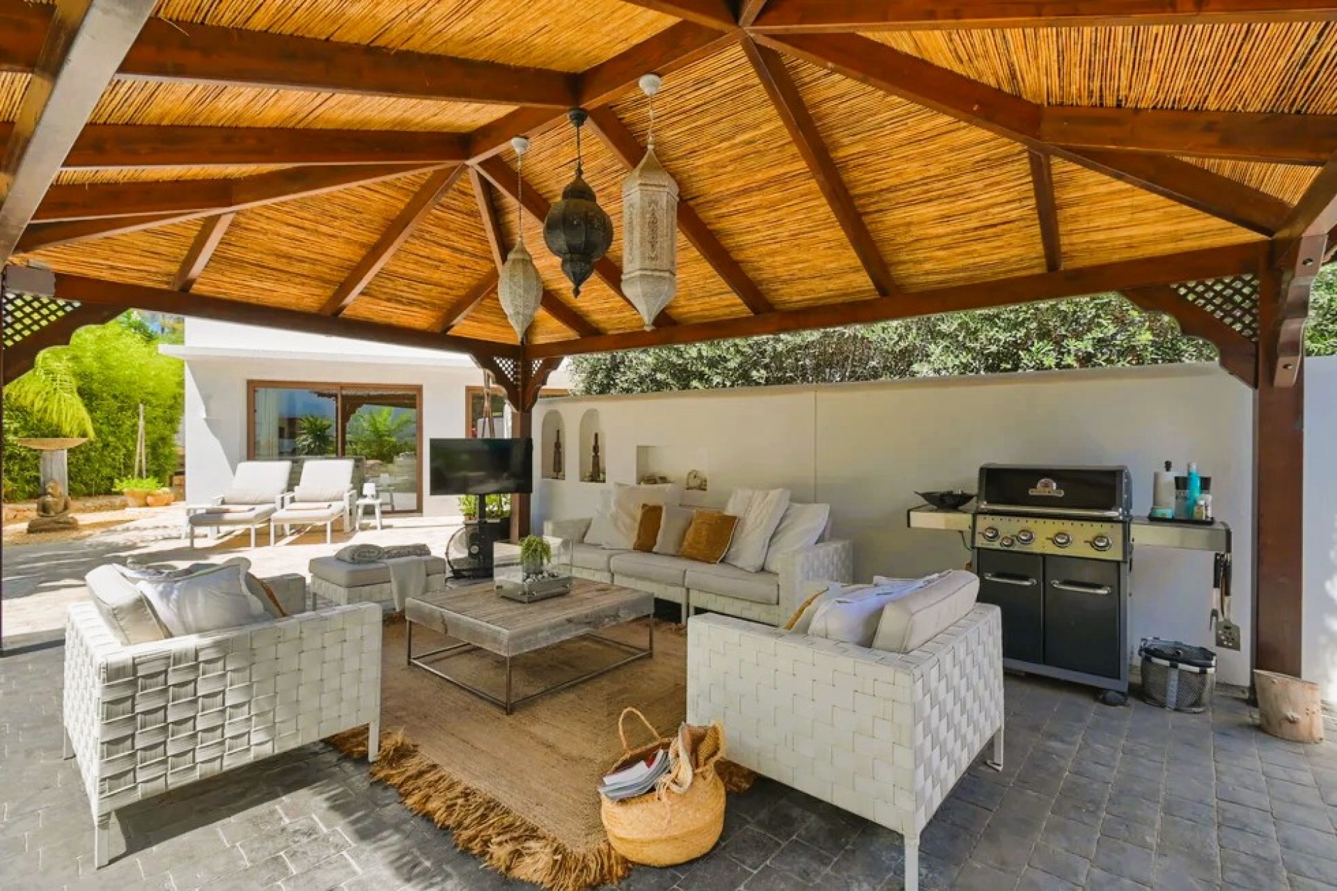 Resale - Villa -
Moraira - Benimeit - Tabaira