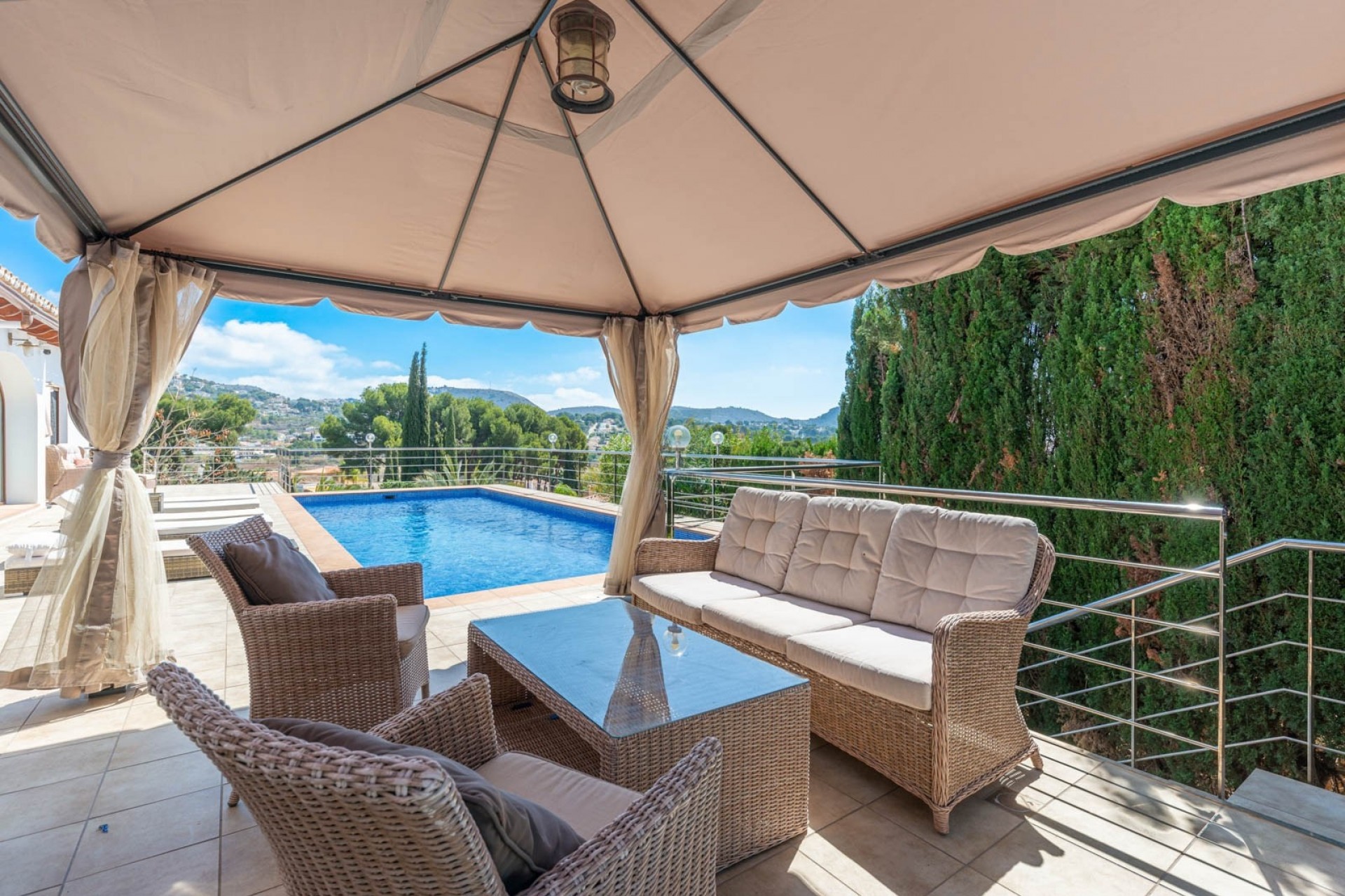 Resale - Villa -
Moraira - Benimeit - Tabaira