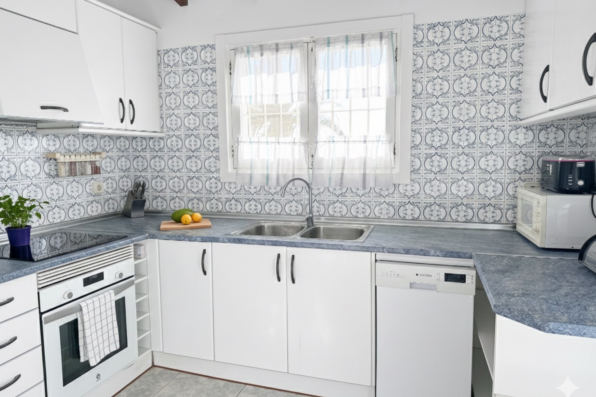 Resale - Villa -
Moraira - Benimeit - Tabaira