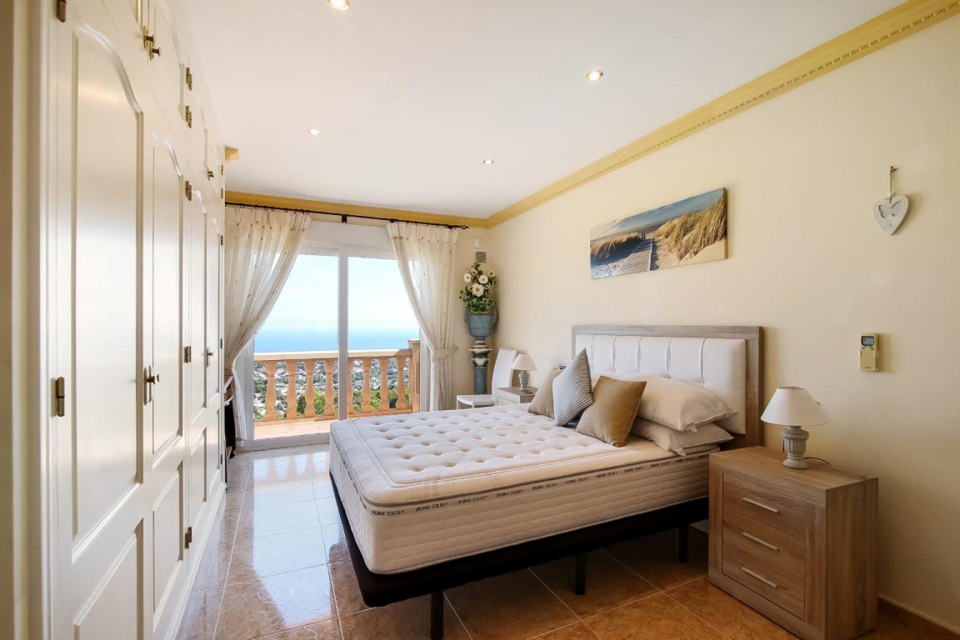 Resale - Villa -
Moraira - Benimeit