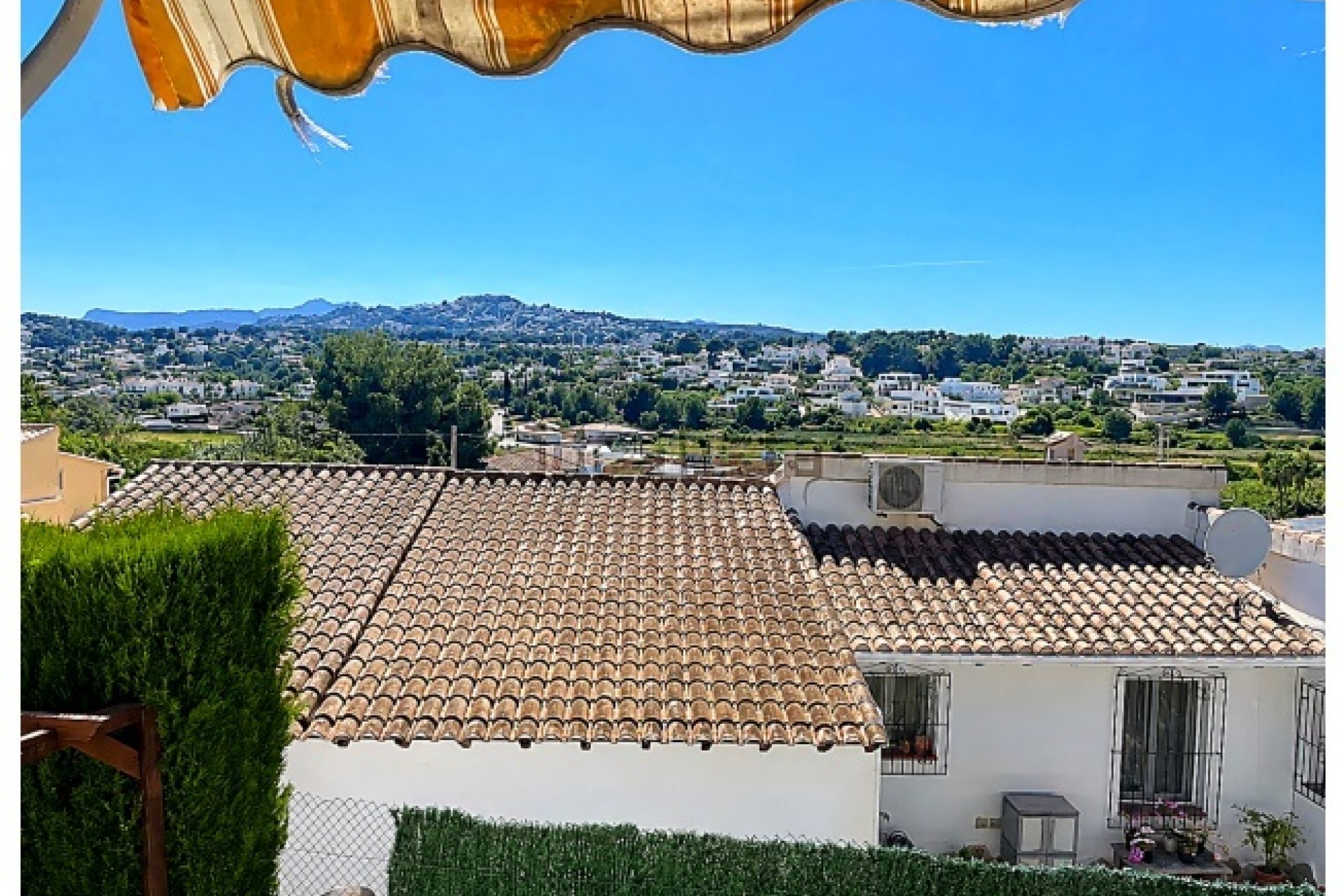 Resale - Villa -
Moraira - Paichi