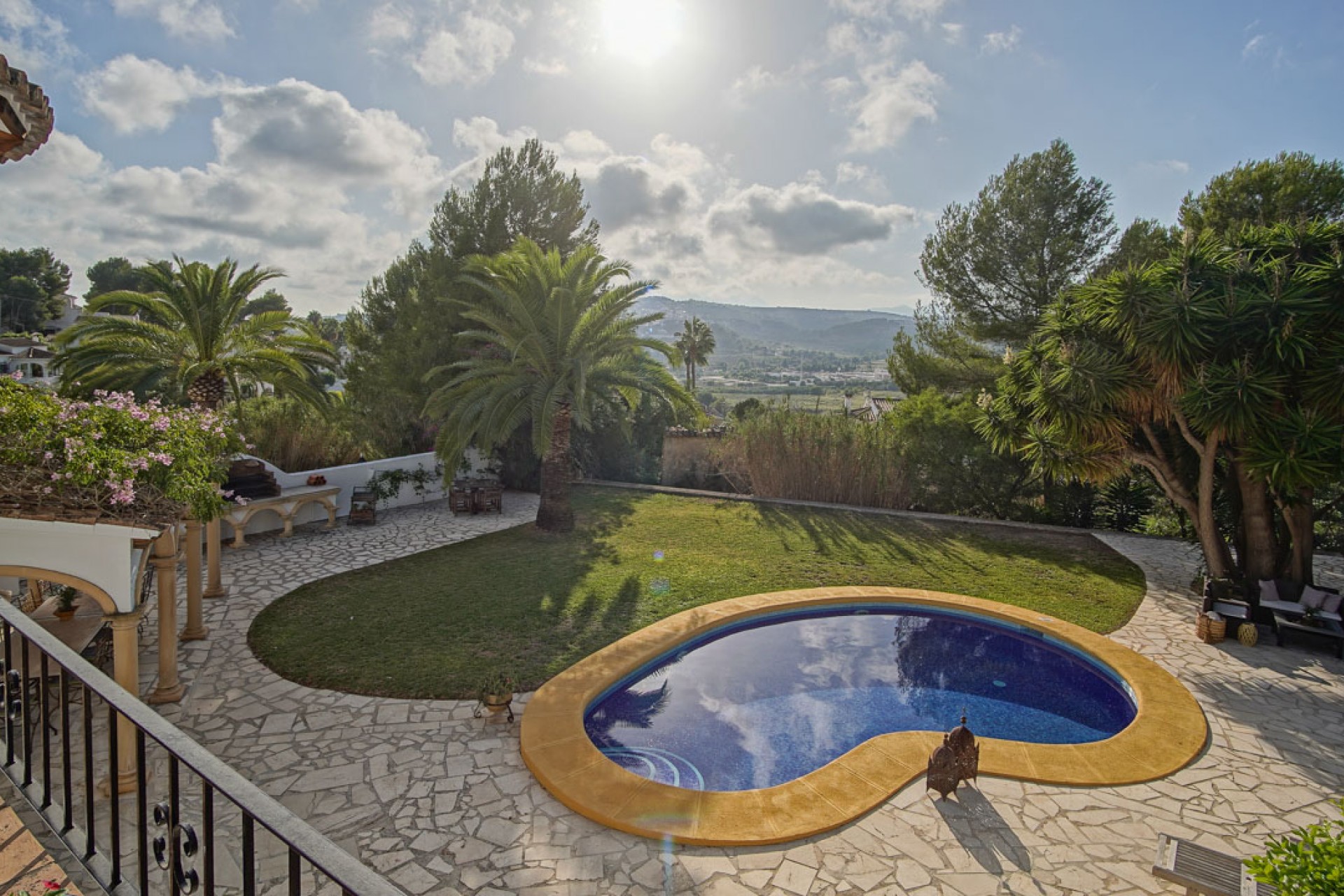 Resale - Villa -
Moraira - Paichi