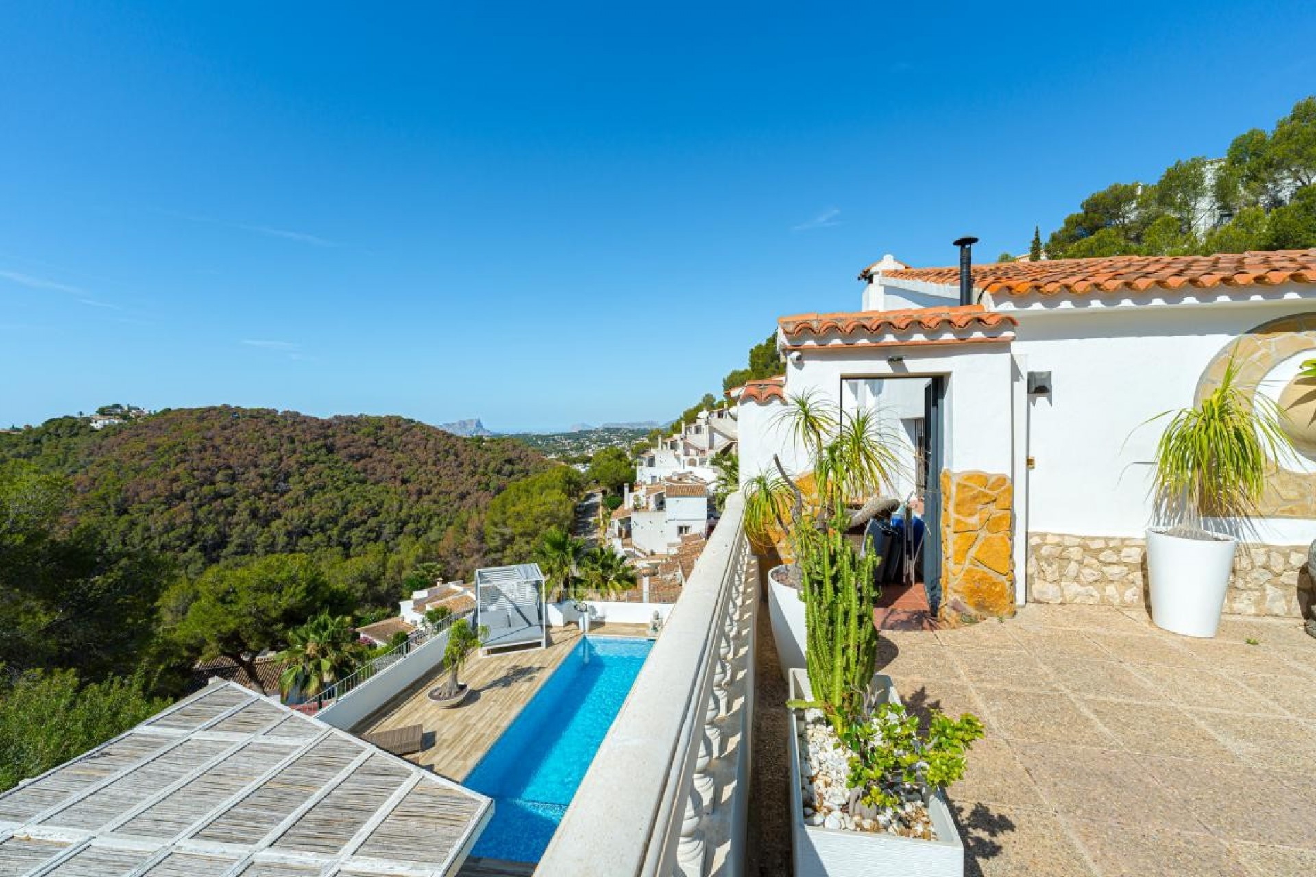 Resale - Villa -
Moraira