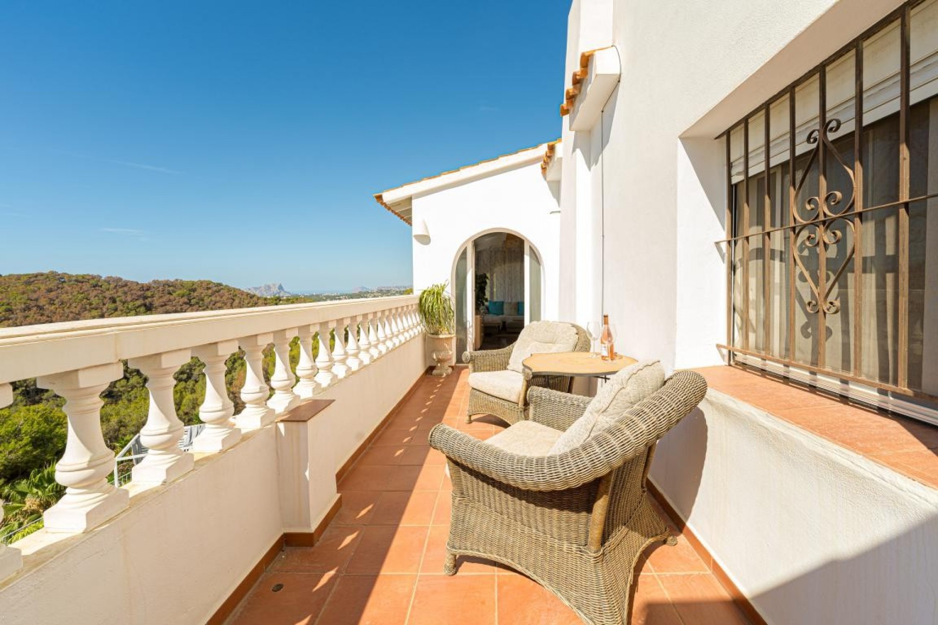 Resale - Villa -
Moraira