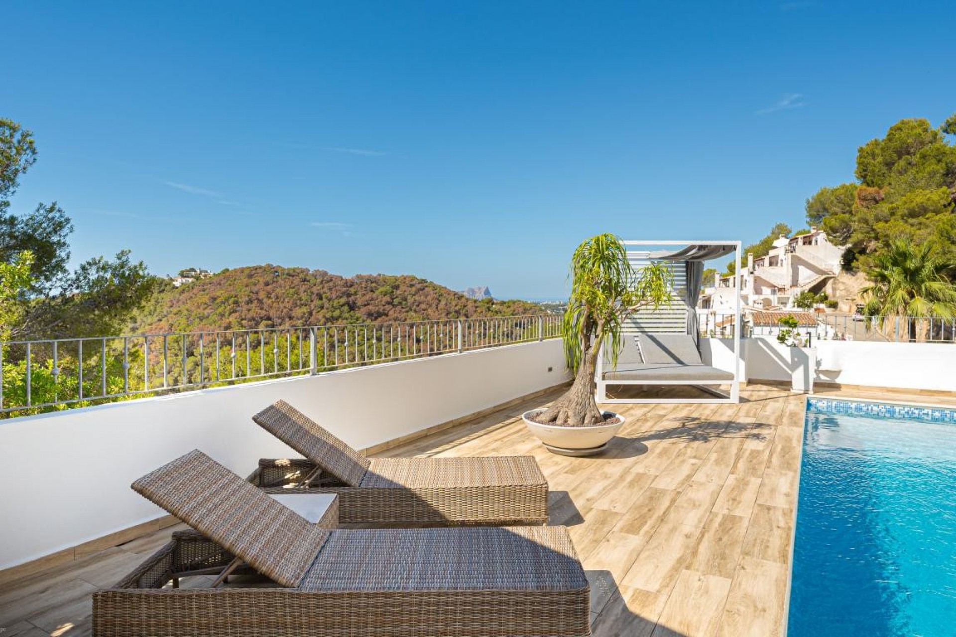 Resale - Villa -
Moraira