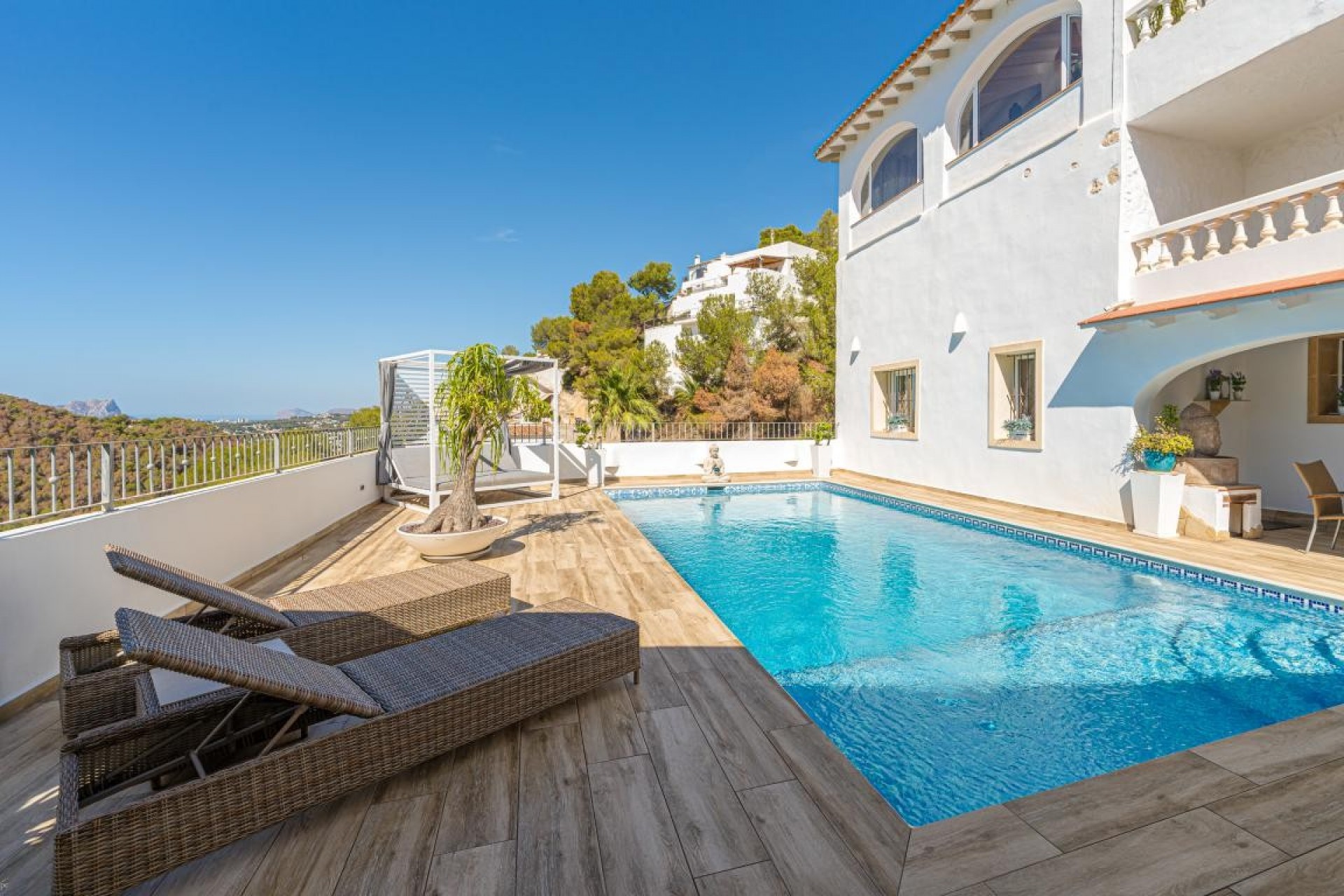 Resale - Villa -
Moraira