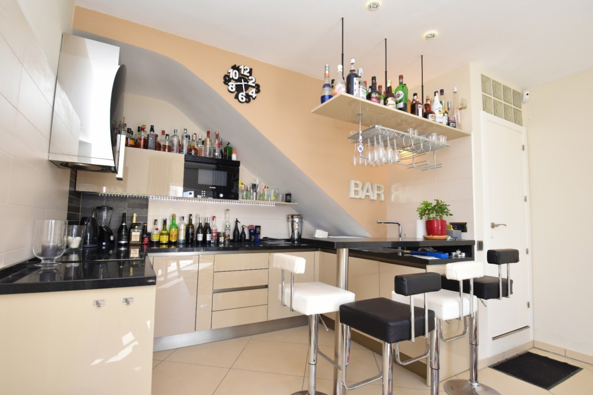 Resale - Villa -
Moraira