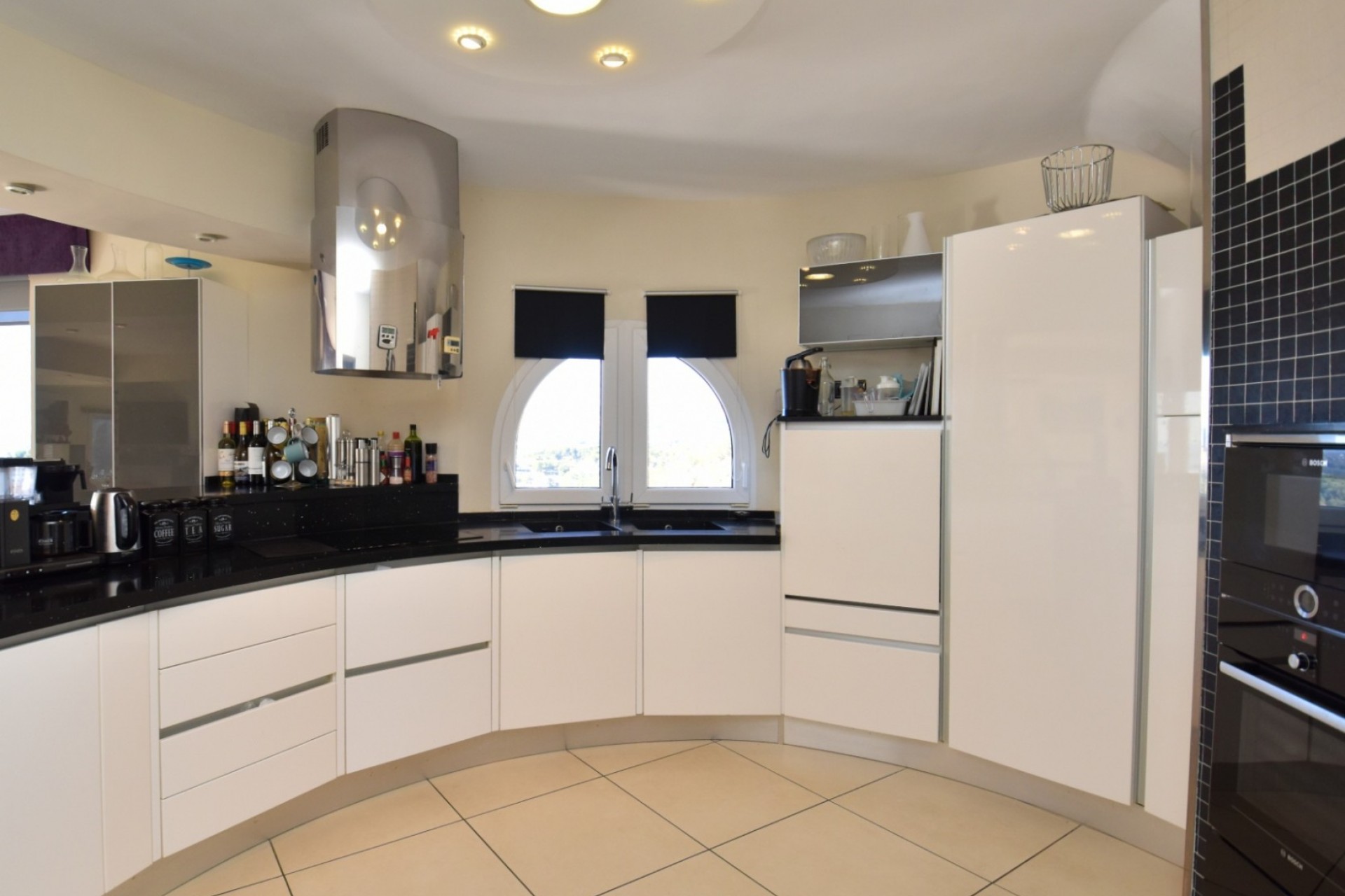 Resale - Villa -
Moraira