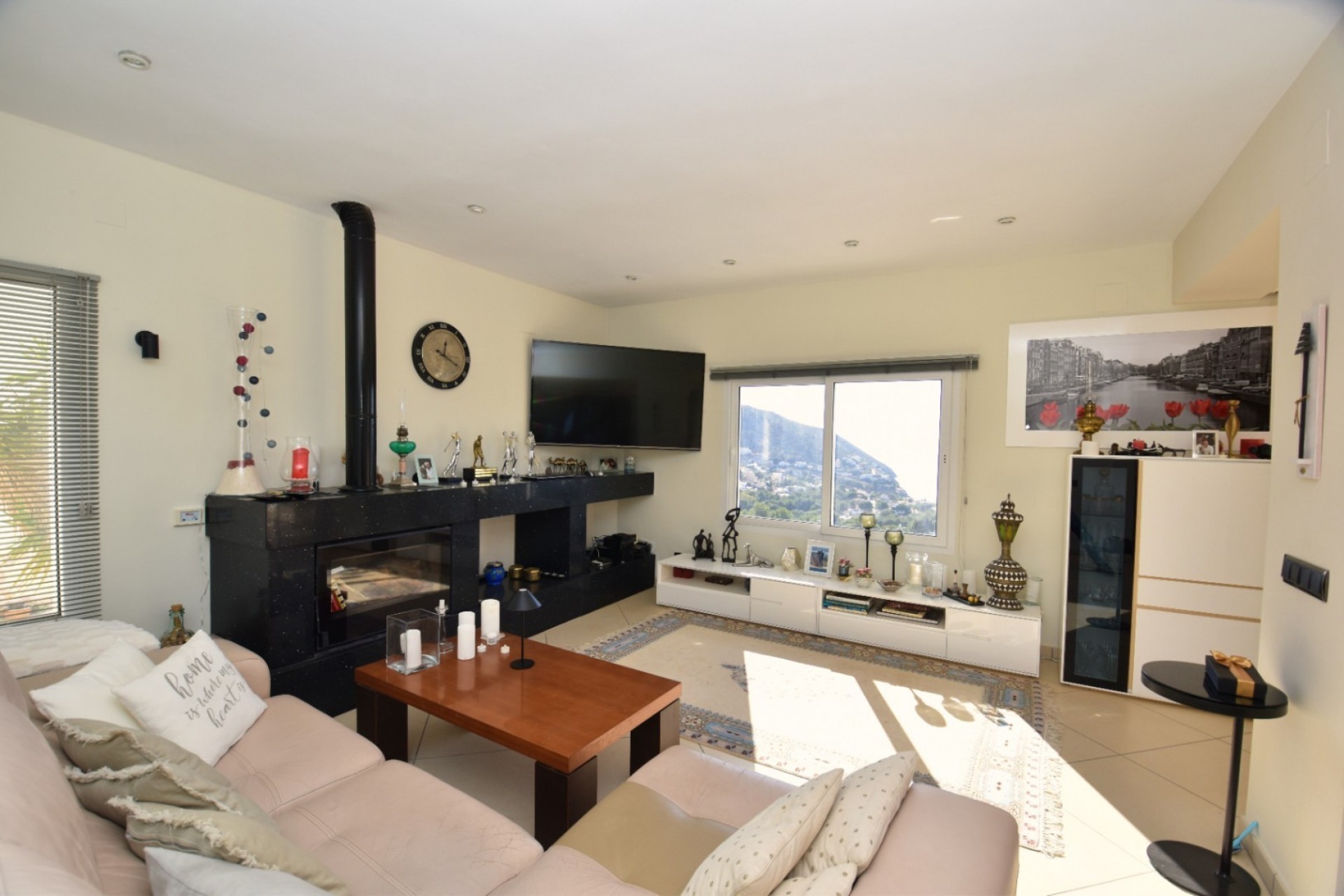 Resale - Villa -
Moraira