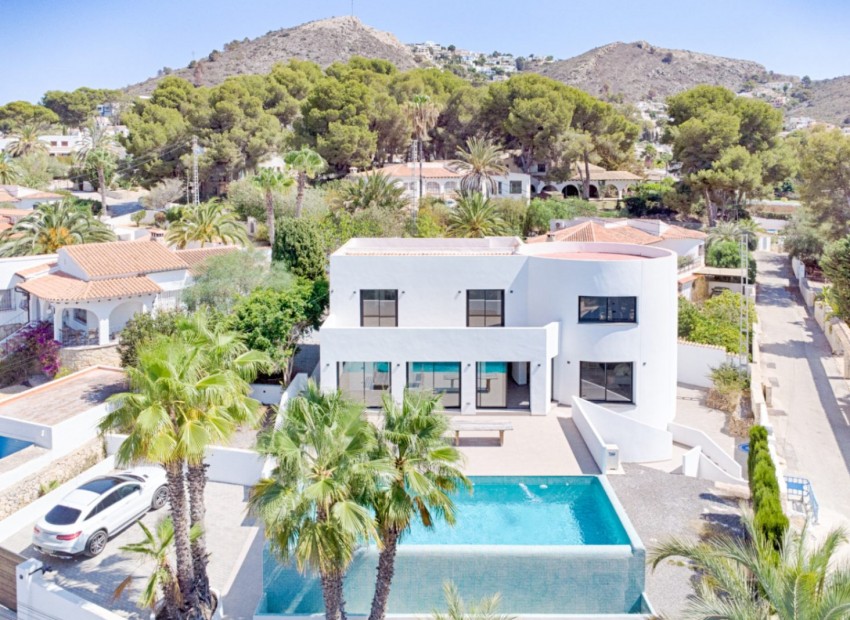 Resale - Villa -
Moraira