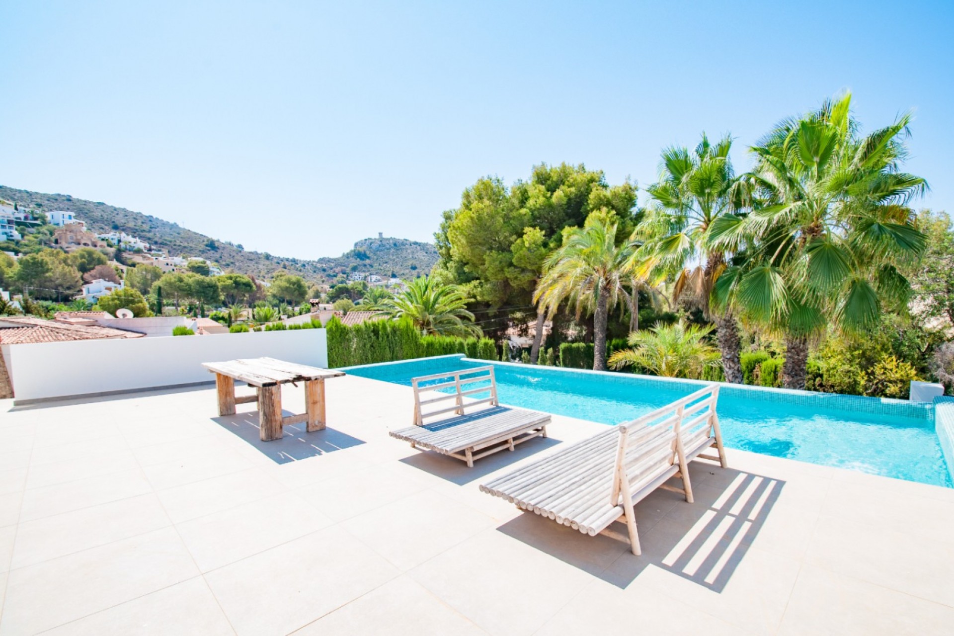 Resale - Villa -
Moraira