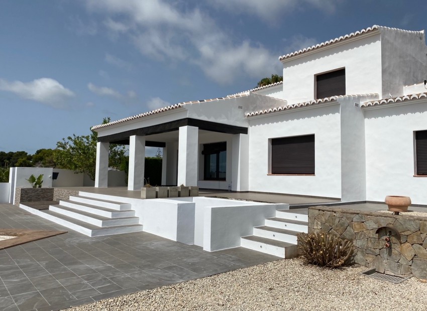 Resale - Villa -
Moraira