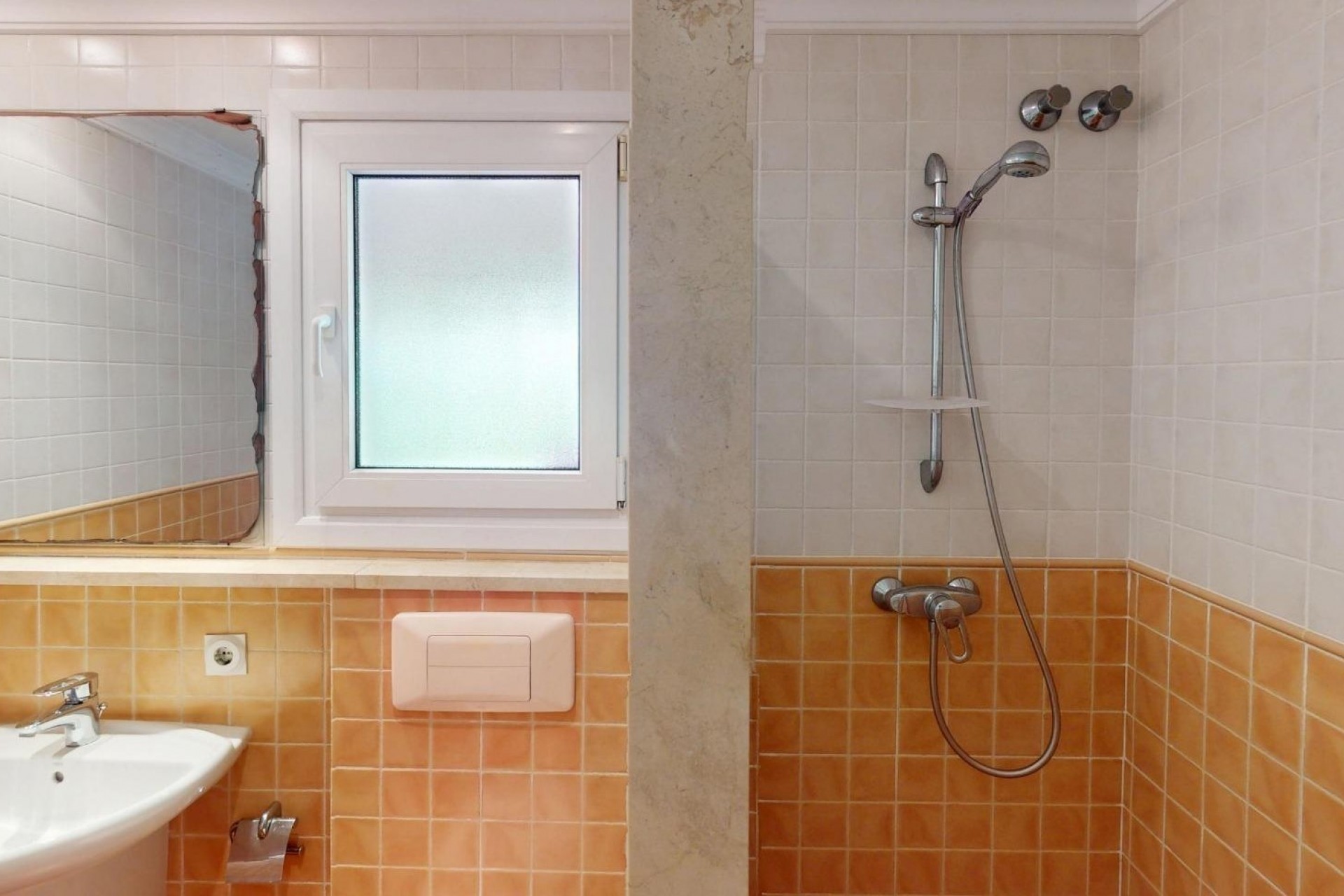 Resale - Villa -
Oliva - Oliva Nova