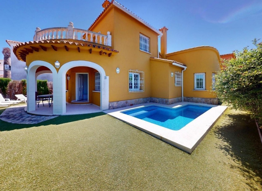 Resale - Villa -
Oliva - Oliva Nova