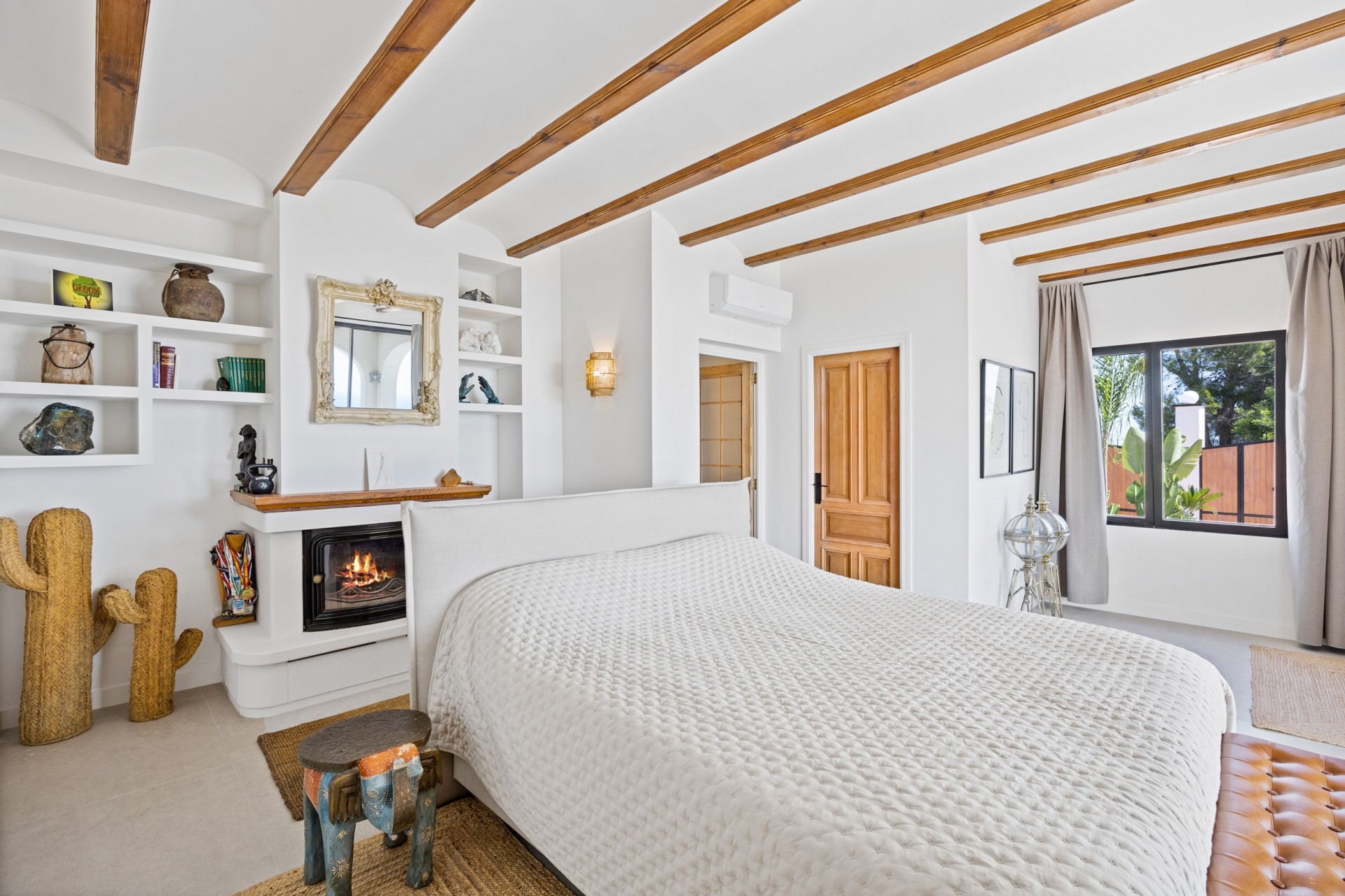 Resale - Villa -
Oliva - Oliva Pueblo