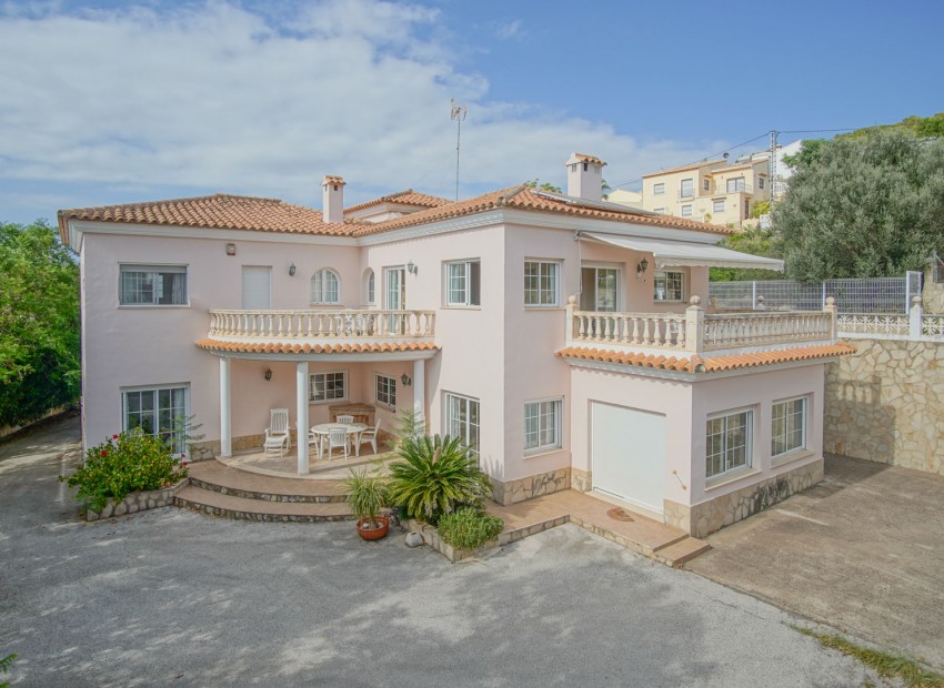 Resale - Villa -
Orba - Aspre