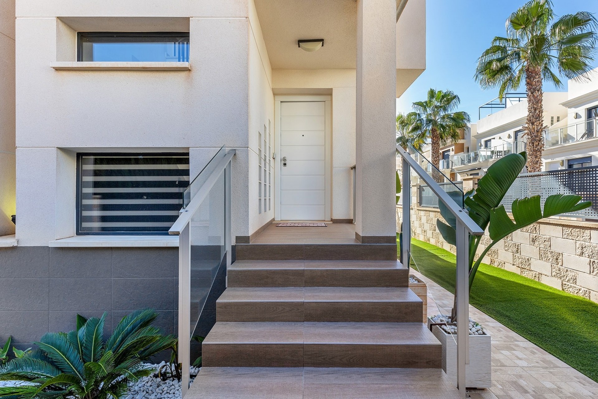 Resale - Villa -
Orihuela Costa - Cabo roig - La Zenia