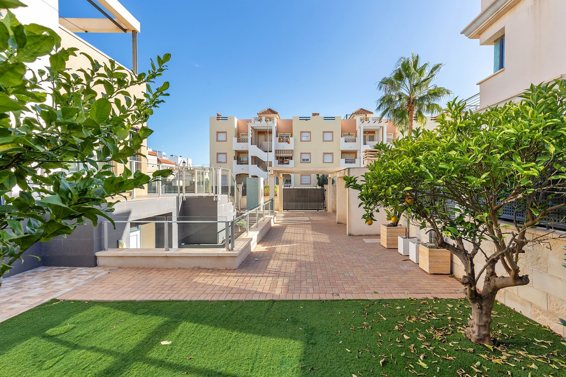 Resale - Villa -
Orihuela Costa - La Zenia
