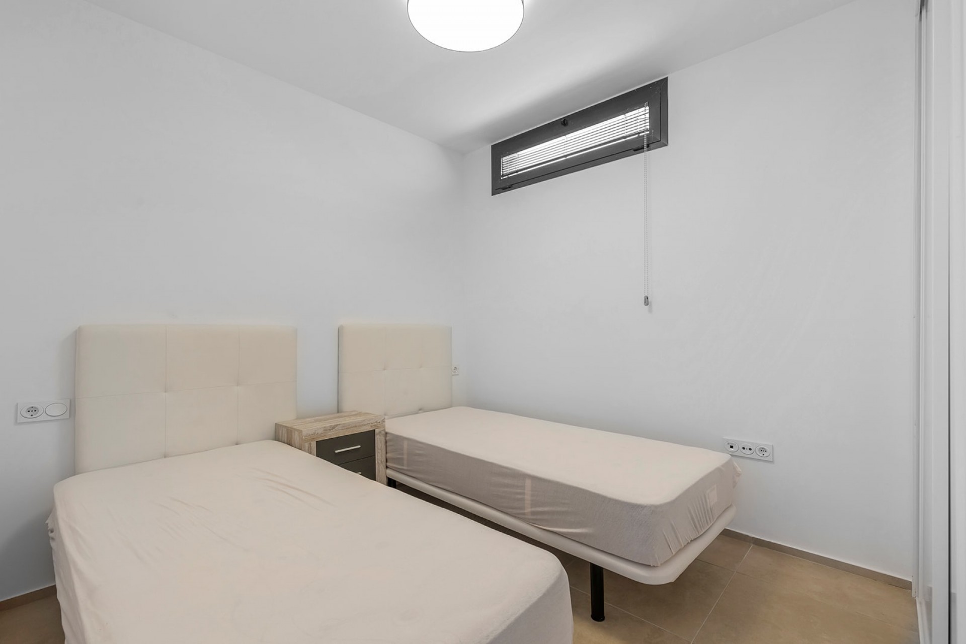 Resale - Villa -
Orihuela Costa - La Zenia