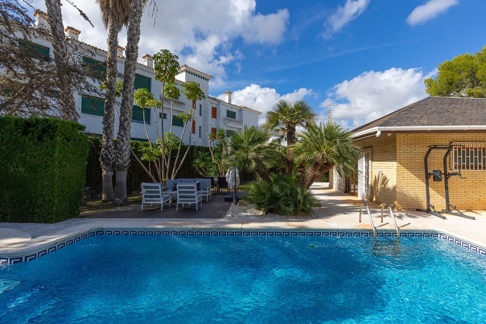 Resale - Villa -
Orihuela Costa - Las Filipinas