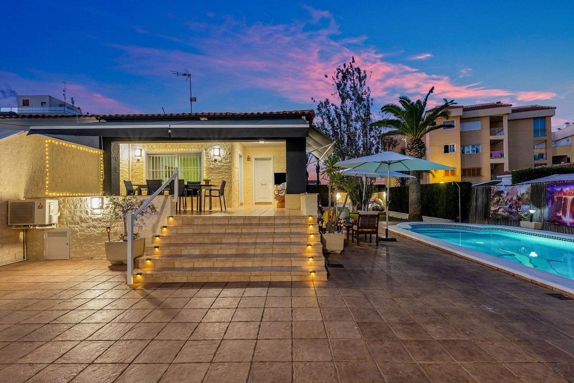 Resale - Villa -
Orihuela Costa - Punta Prima