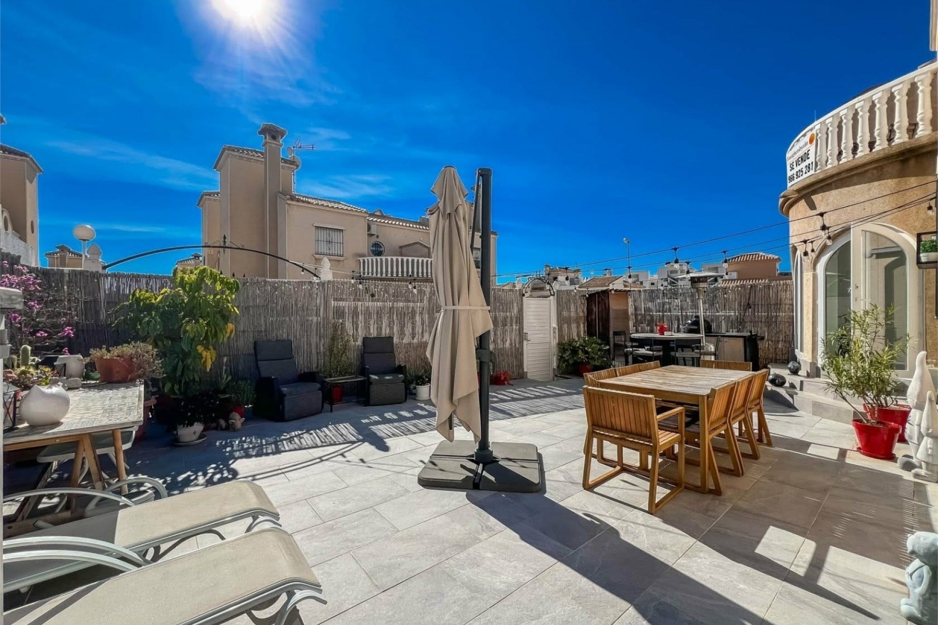 Resale - Villa -
ORIHUELA COSTA - VILLAMARTÍN